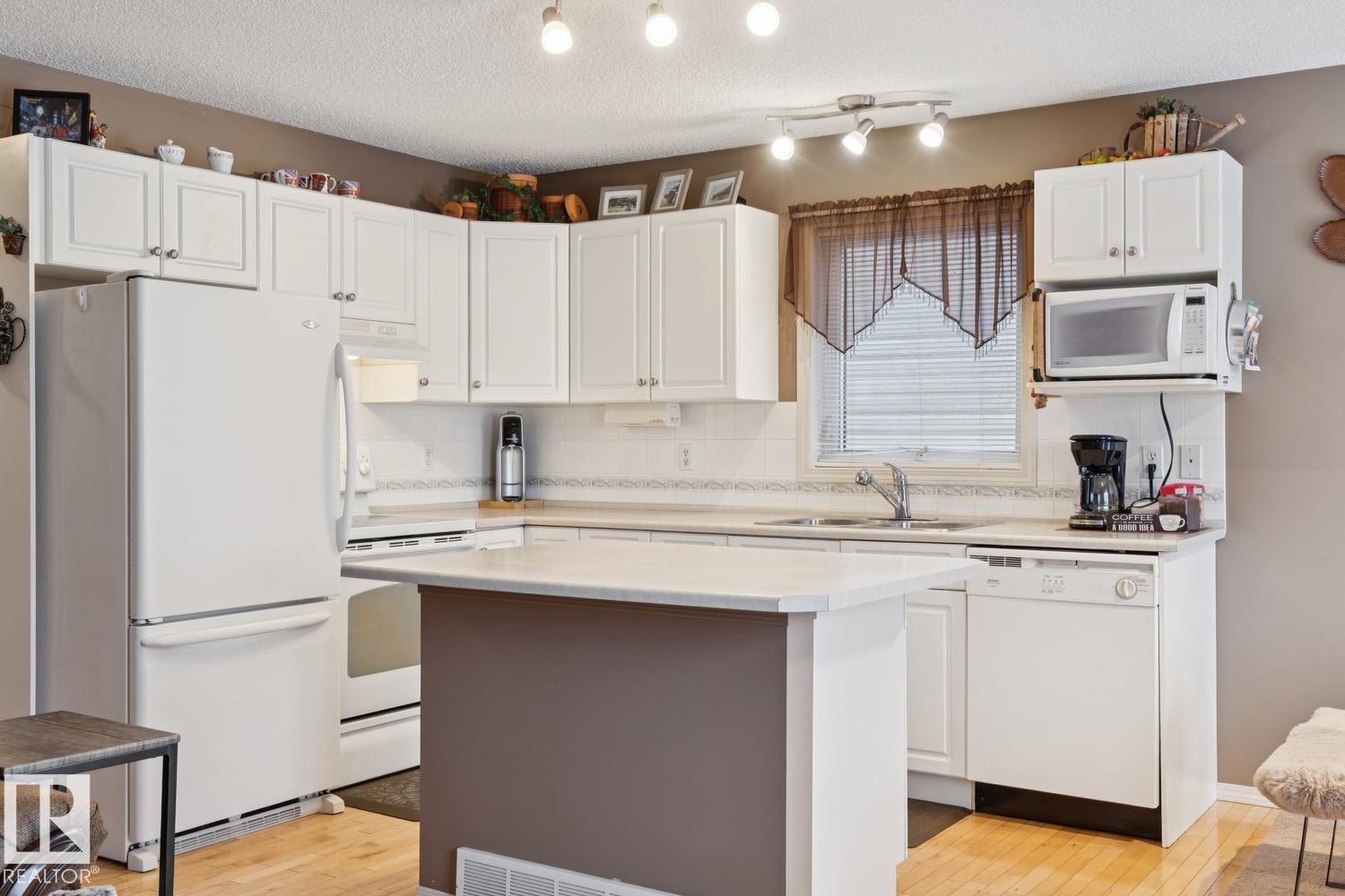 Third View of 5 4020 21 Street, Larkspur, Edmonton, Alberta, T6T 1T8