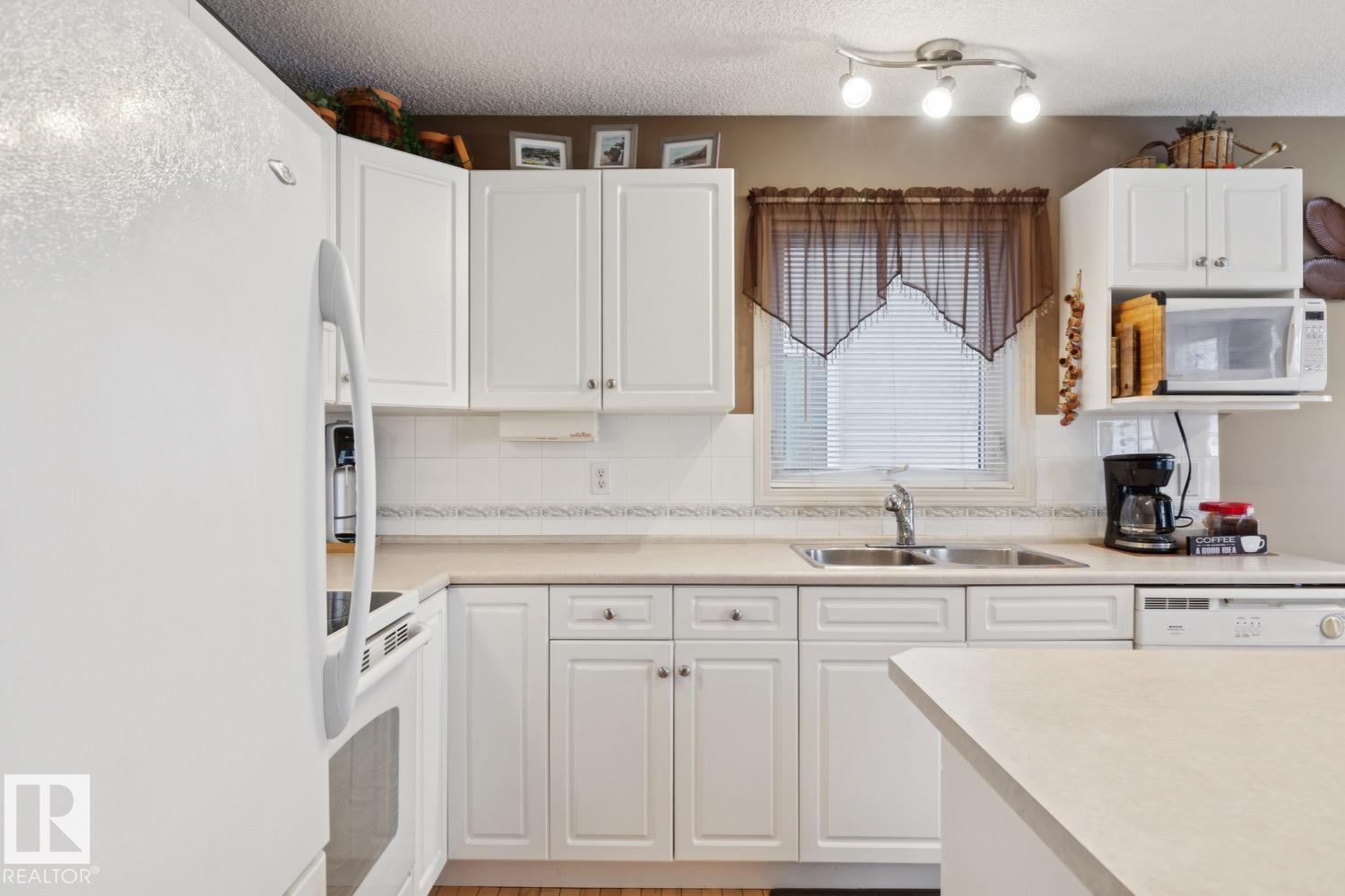 Fifth View of 5 4020 21 Street, Larkspur, Edmonton, Alberta, T6T 1T8