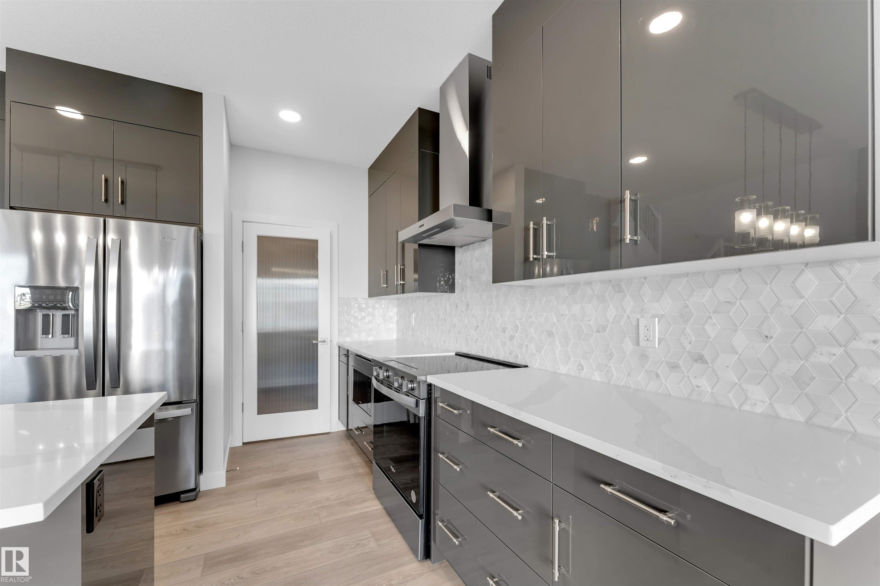 Third View of 935 18 Avenue, Aster, Edmonton, Alberta, T6T 2X3