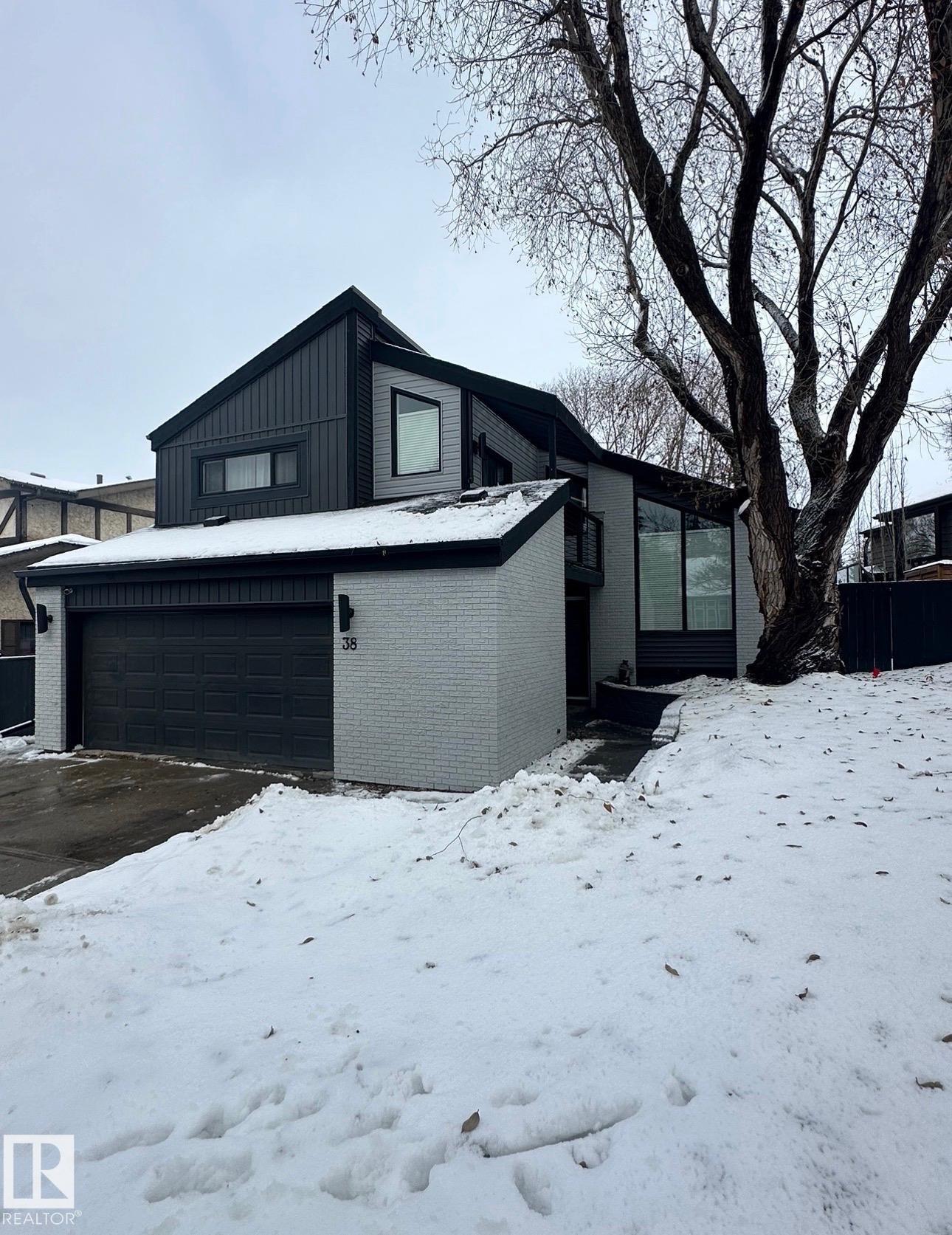 38 WOODCREST Avenue, E4471343, Alberta,