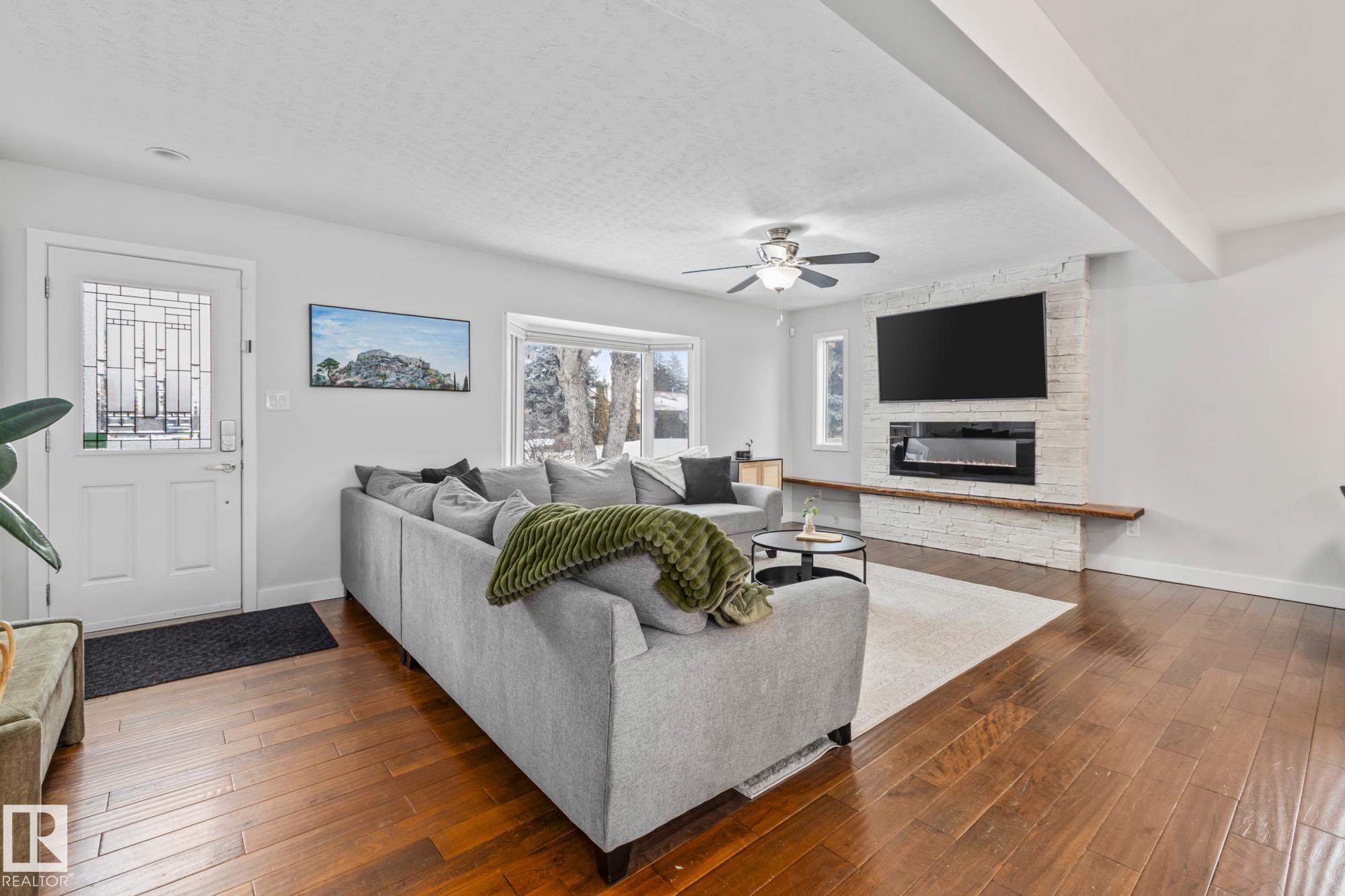 Fifth View of 4303 106 Avenue, Gold Bar, Edmonton, Alberta, T6A 1E1