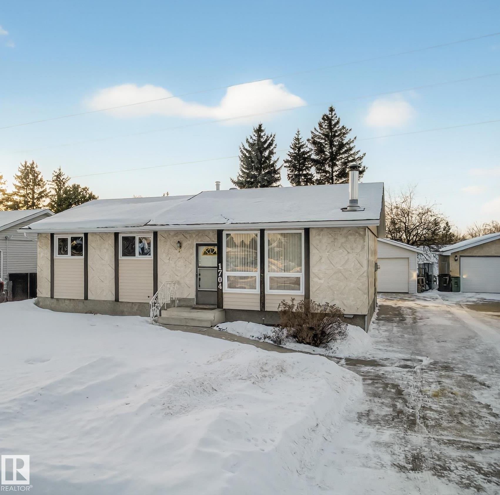 1704 89 Street, E4471363, Alberta,