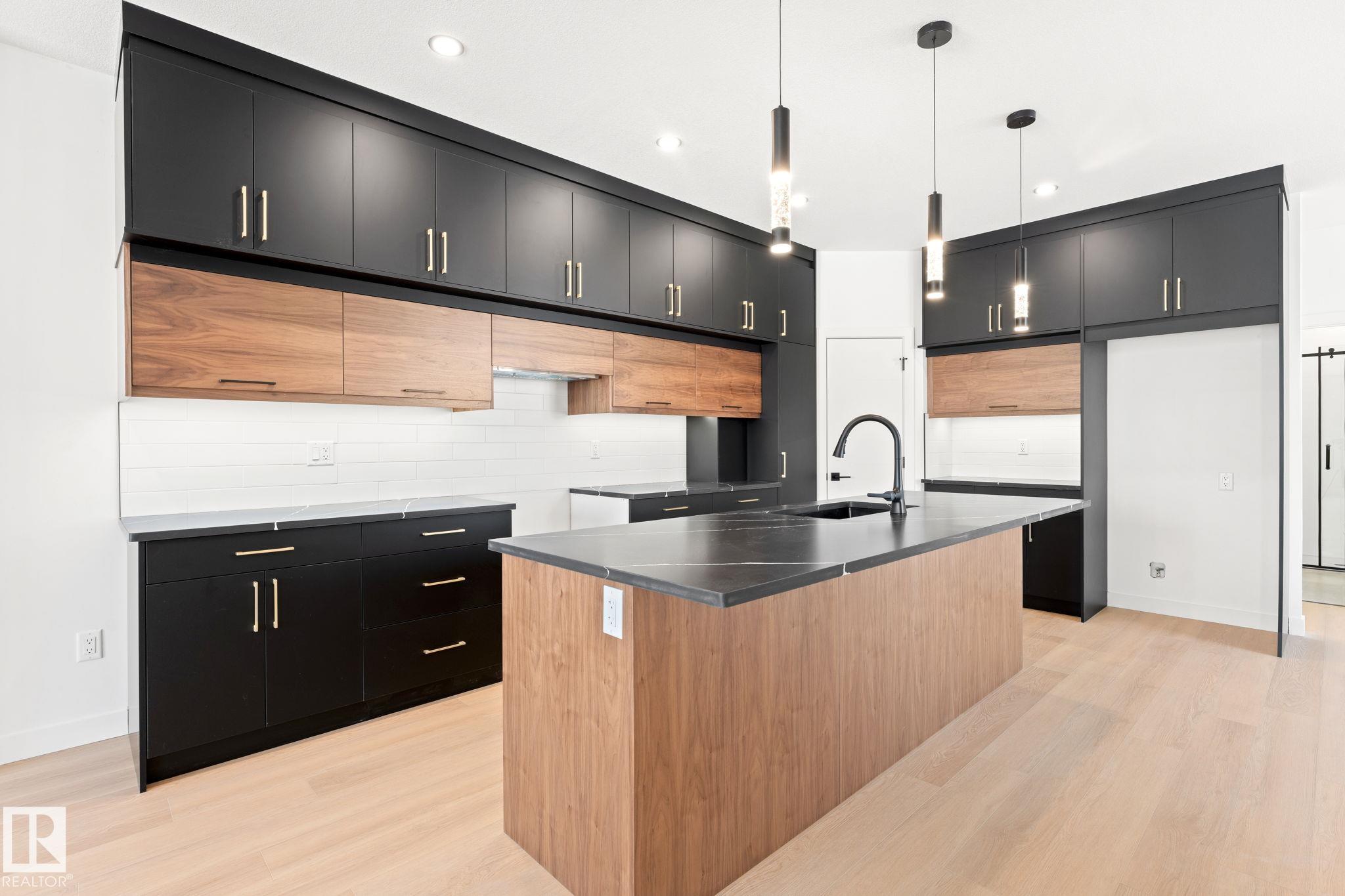 94 BLACKBIRD Bend, E4471652, Alberta,