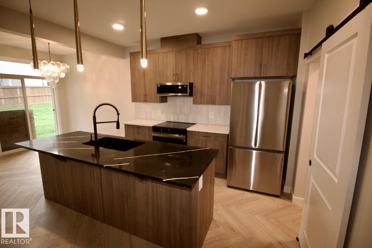 Fifth View of UPPER 6414 27 Avenue, Mattson, Edmonton, Alberta, T6X 3G5