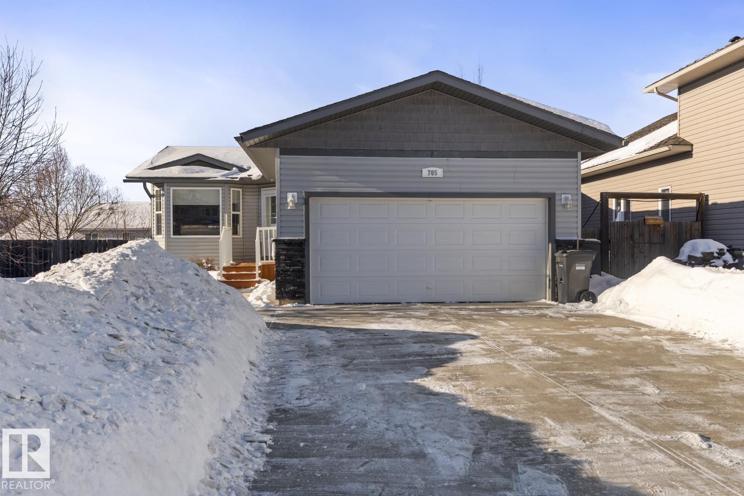 705 ROBIN Close E, E4472050, Alberta,