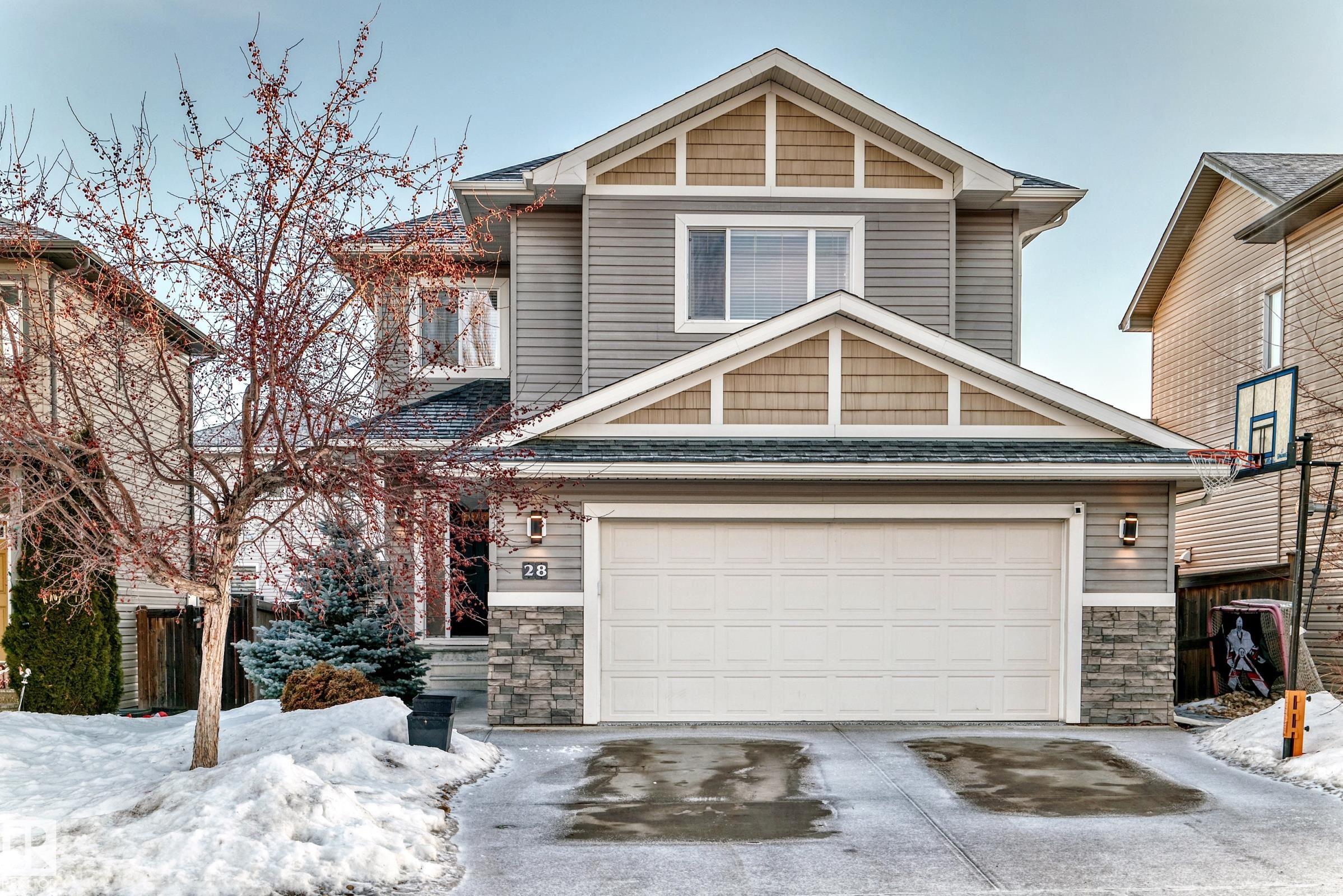 28 HILLDOWNS Drive, E4472072, Alberta,
