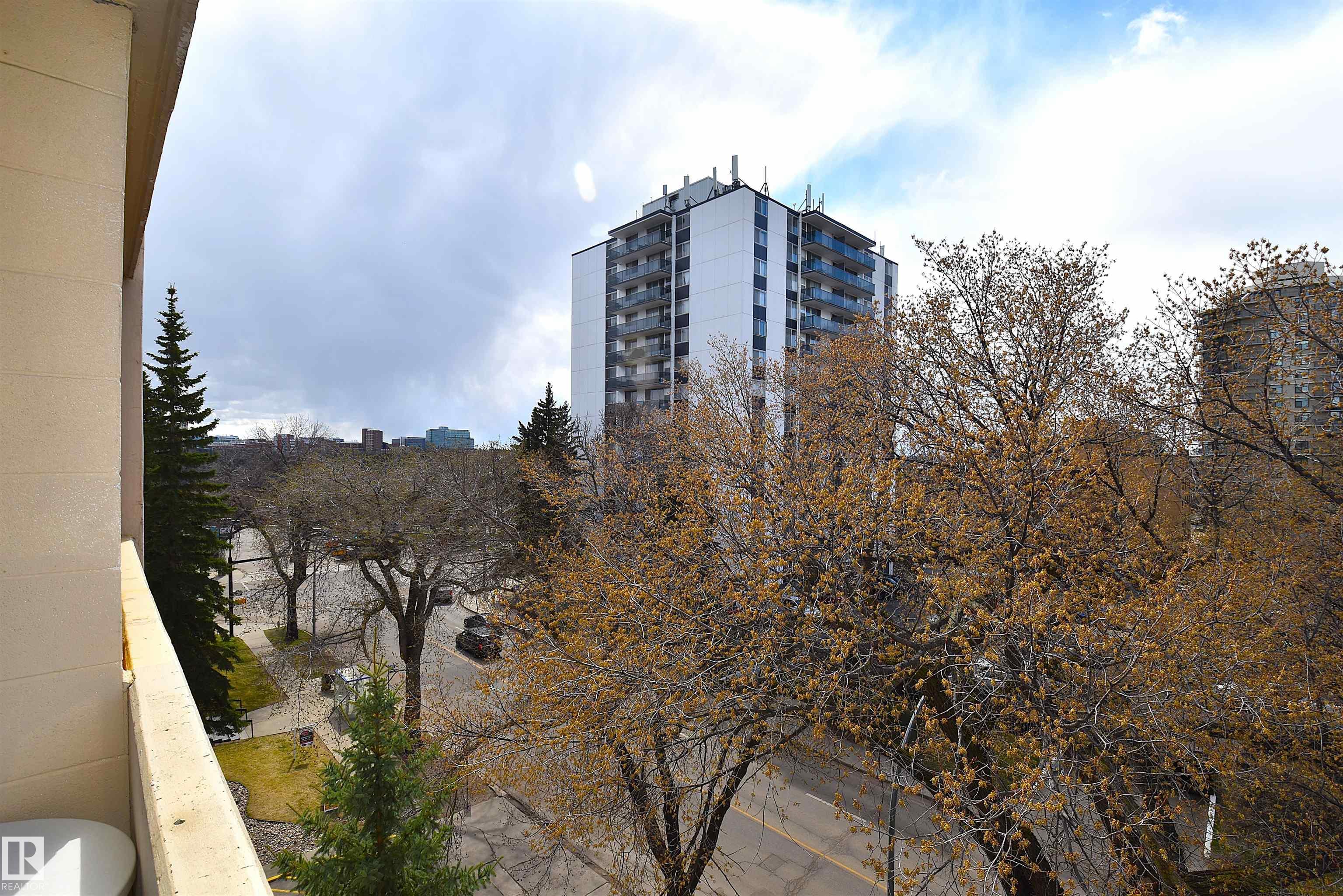 Third View of 608 10021 116 Street, Wîhkwêntôwin, Edmonton, Alberta, T5K 1V5