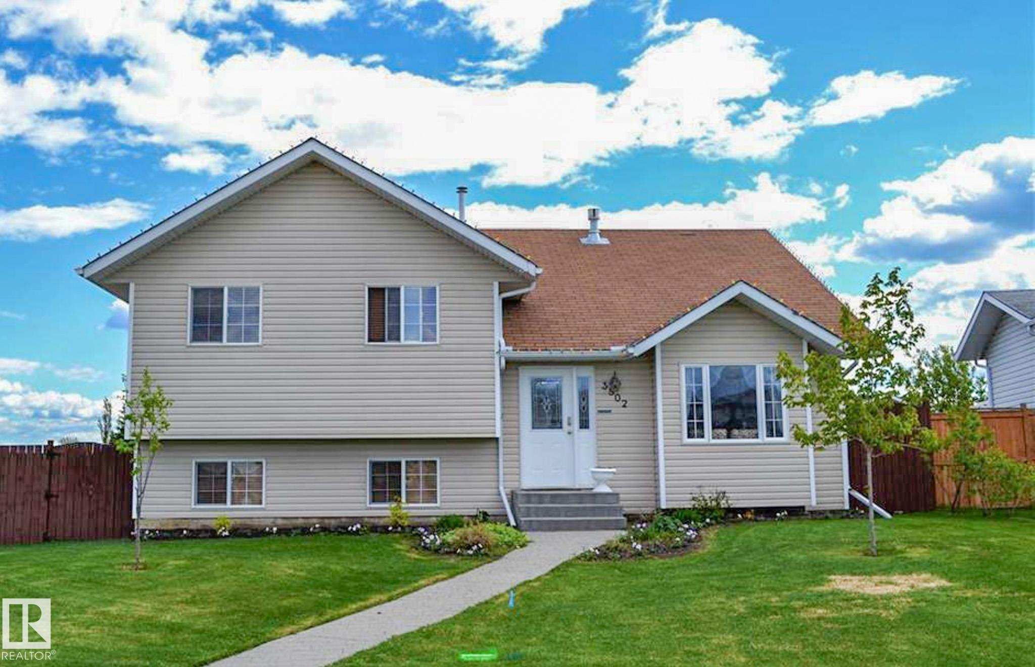 3802 42 Avenue, E4472388, Alberta,