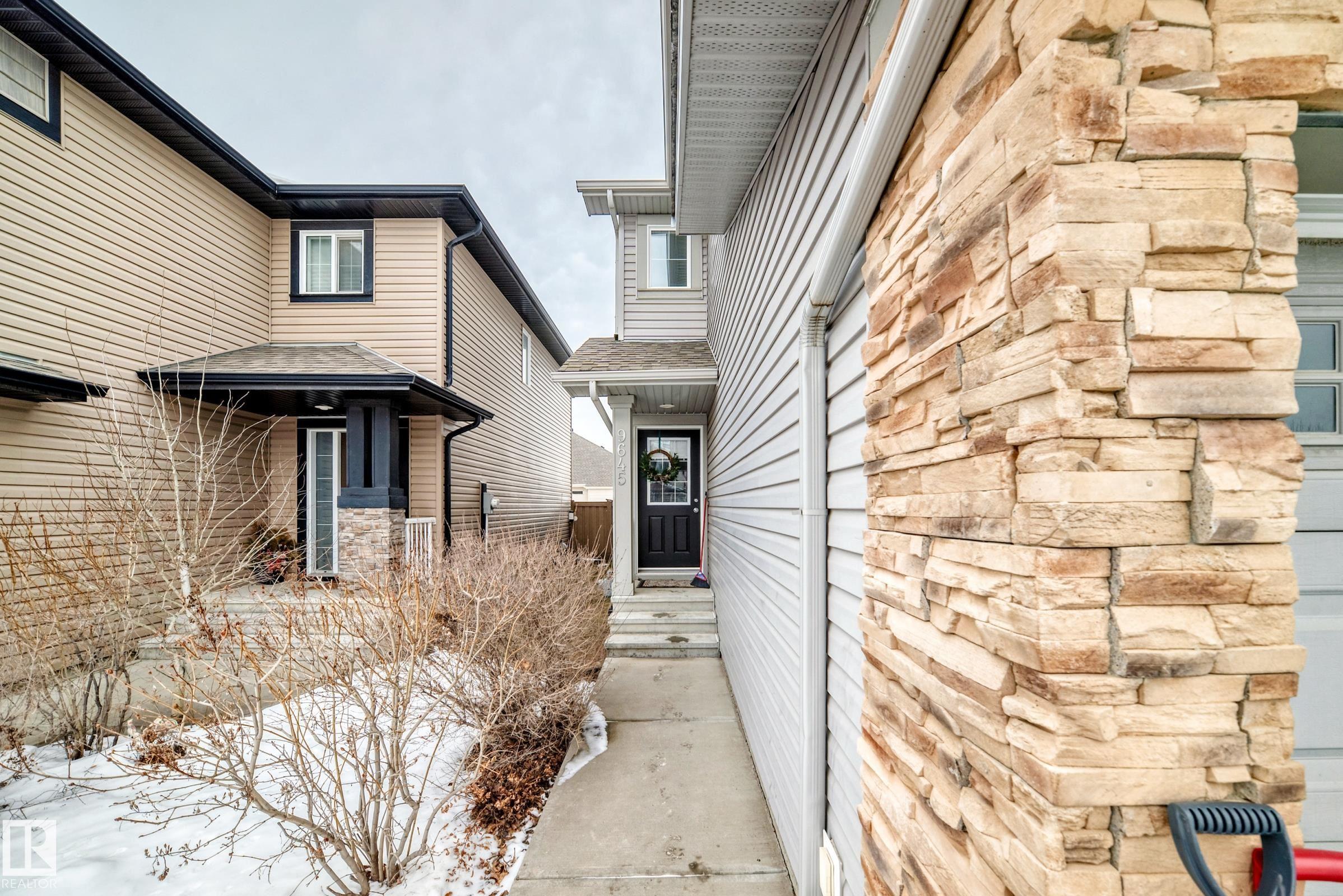 Fourth View of 9645 SIMPSON Place, South Terwillegar, Edmonton, Alberta, T6R 0T8