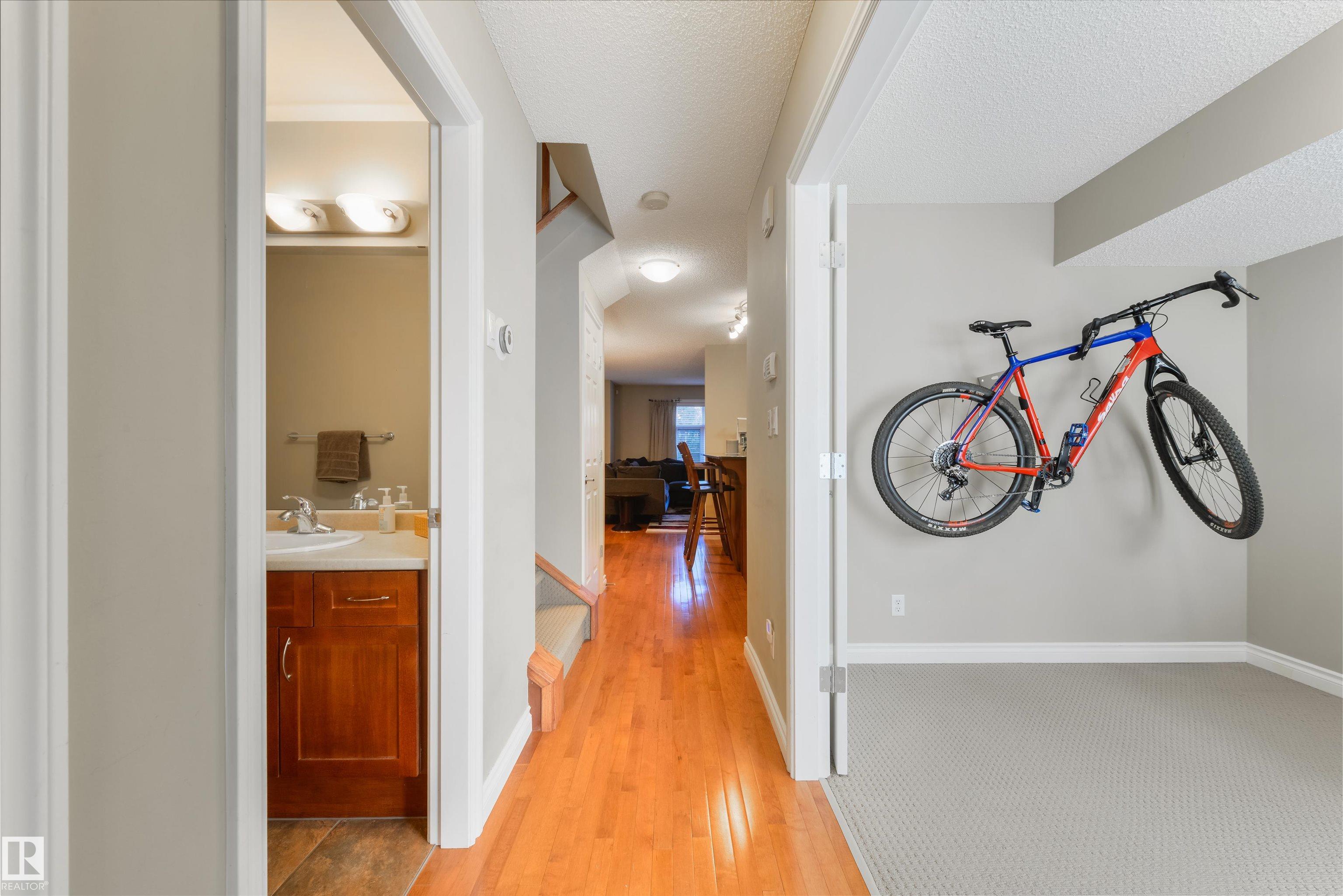 Fourth View of 3 9026 Jasper Ave Avenue, Boyle Street, Edmonton, Alberta, T5H 3S8