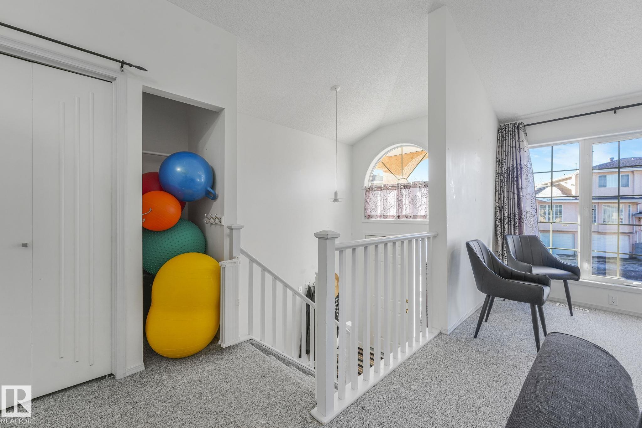 Fourth View of 11105 9 Avenue, Twin Brooks, Edmonton, Alberta, T6J 6Z4