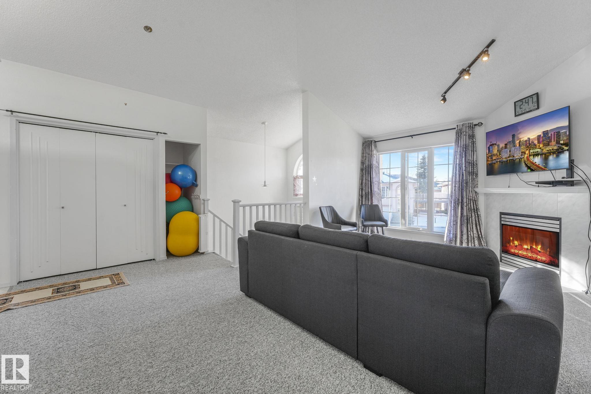 Fifth View of 11105 9 Avenue, Twin Brooks, Edmonton, Alberta, T6J 6Z4