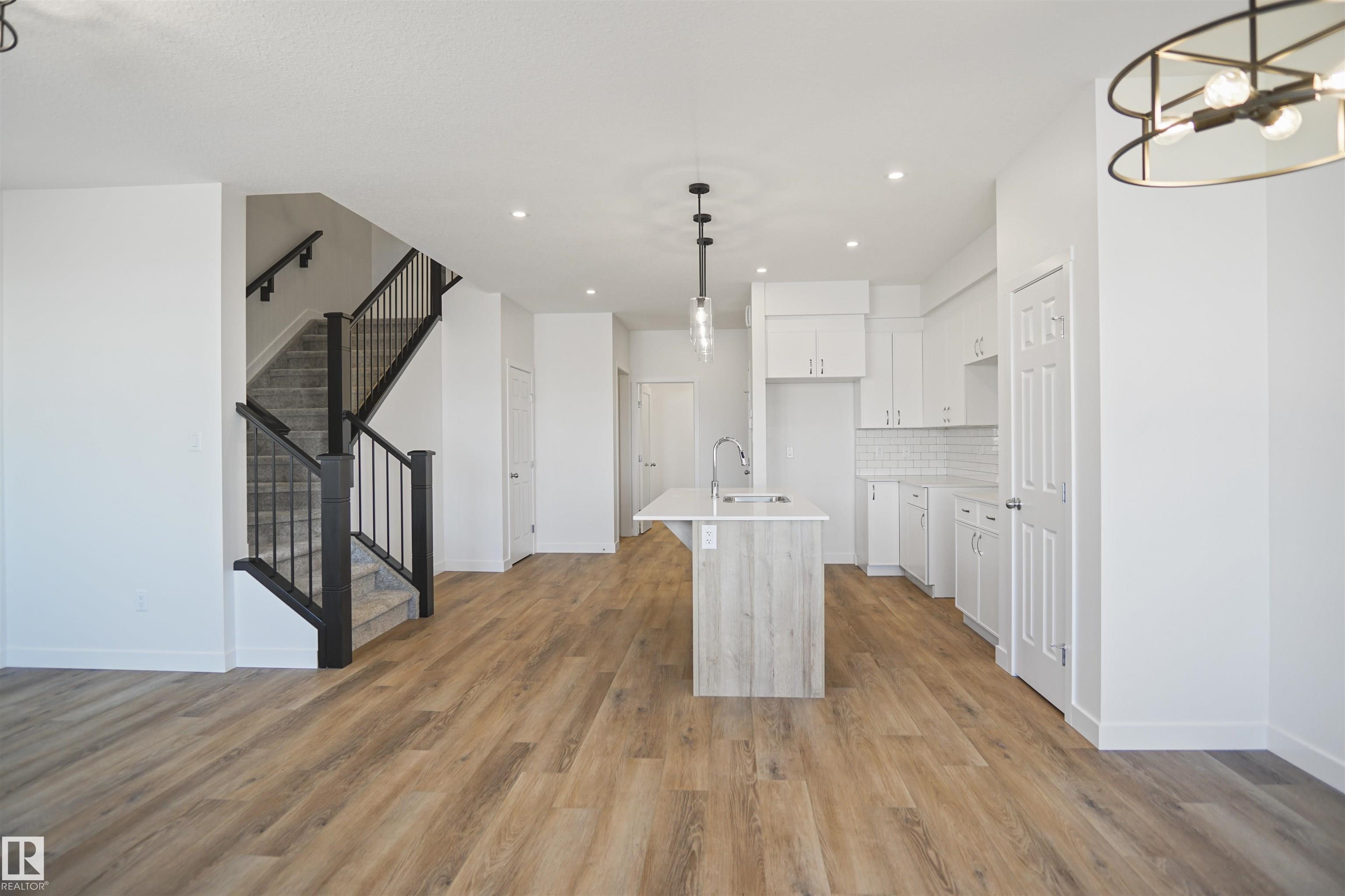 Fifth View of 18955 28 Avenue, The Uplands, Edmonton, Alberta, T6M 1P7