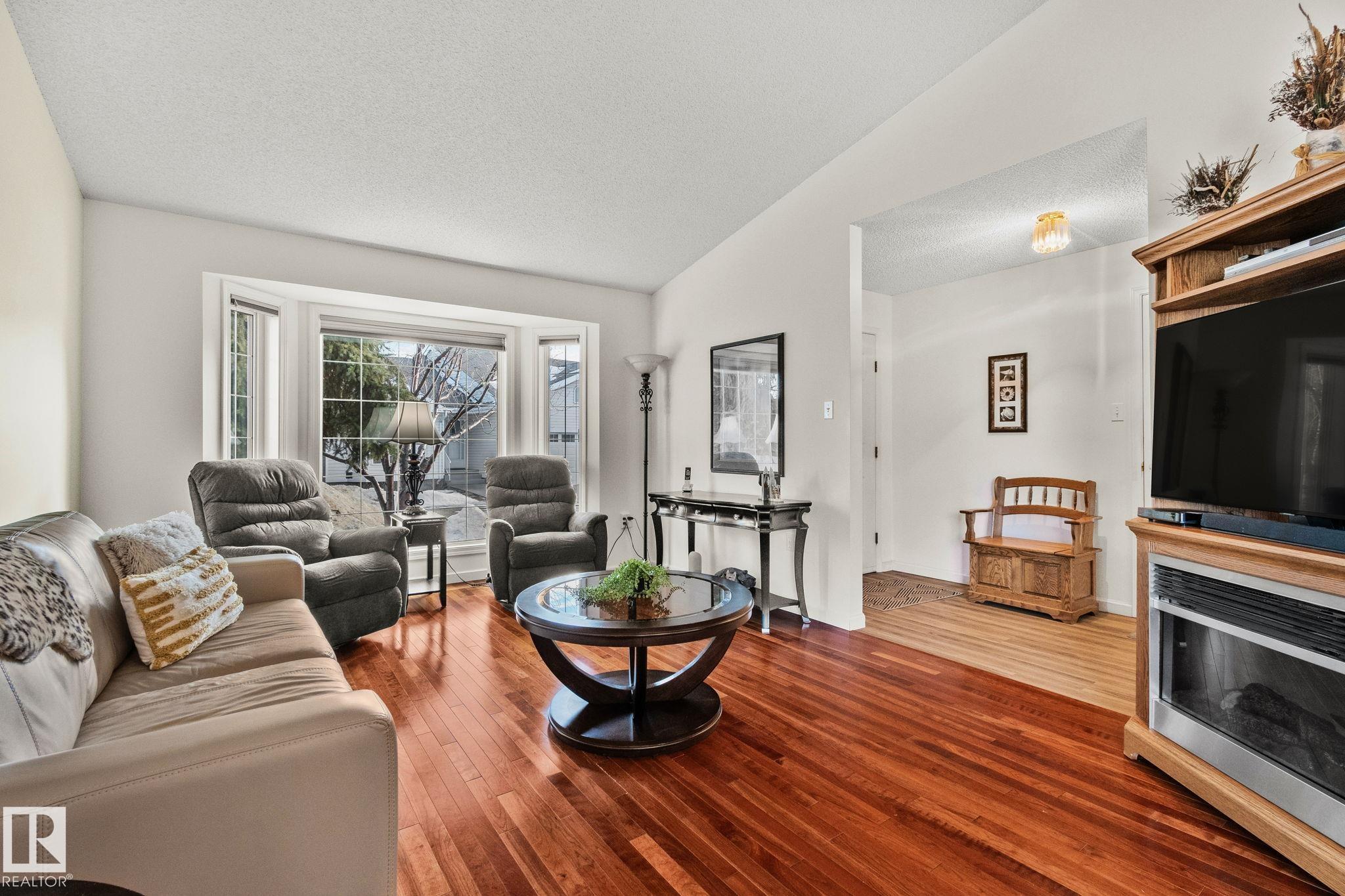 Fourth View of 10 13217 155 Avenue, Oxford, Edmonton, Alberta, T6V 1E6