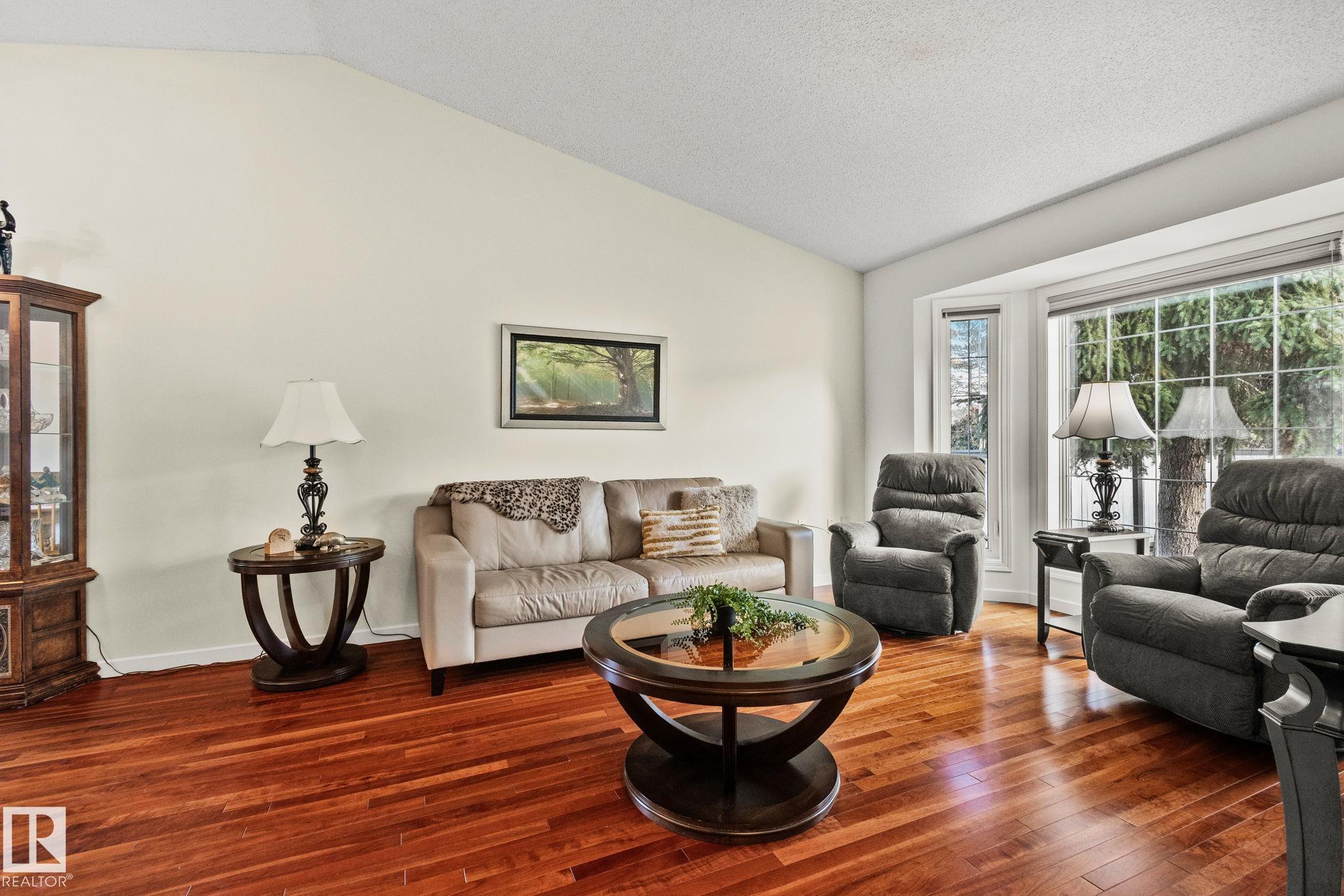 Fifth View of 10 13217 155 Avenue, Oxford, Edmonton, Alberta, T6V 1E6