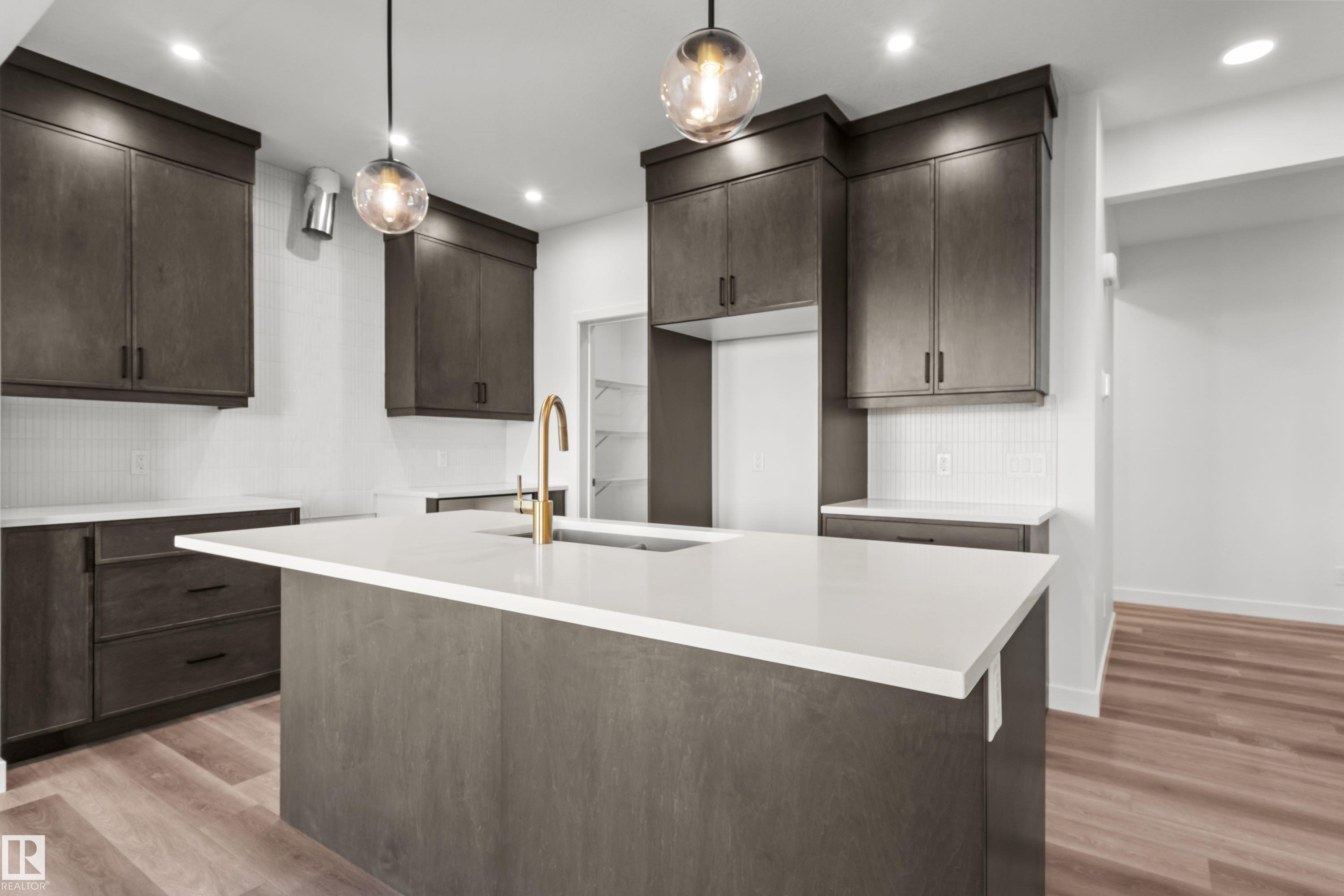 2124 MUCKLEPLUM Crescent, E4473567, Alberta,