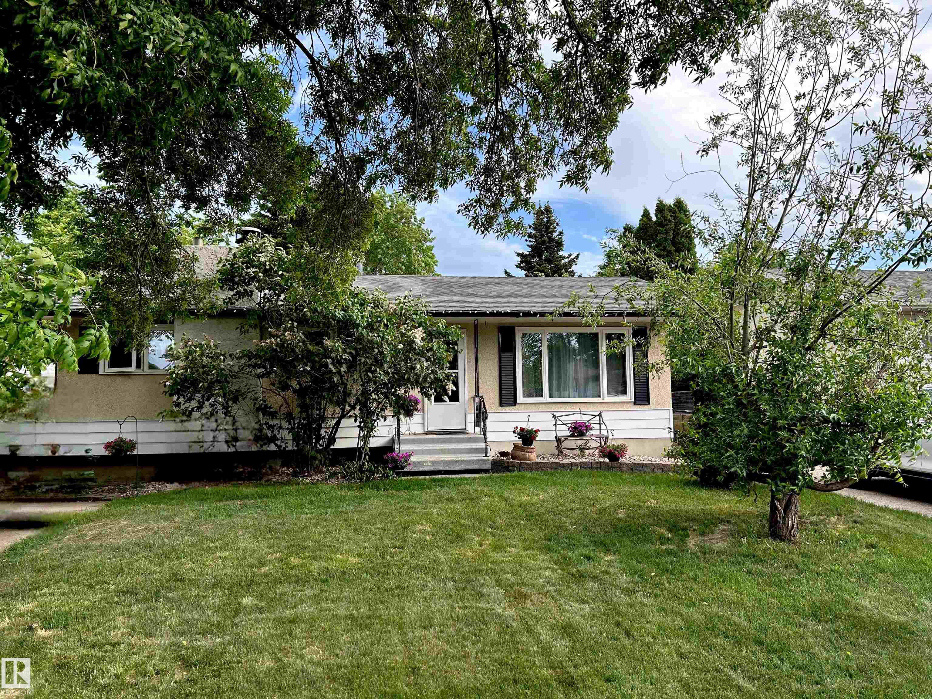 17 STARLING Drive, E4473660, Alberta,