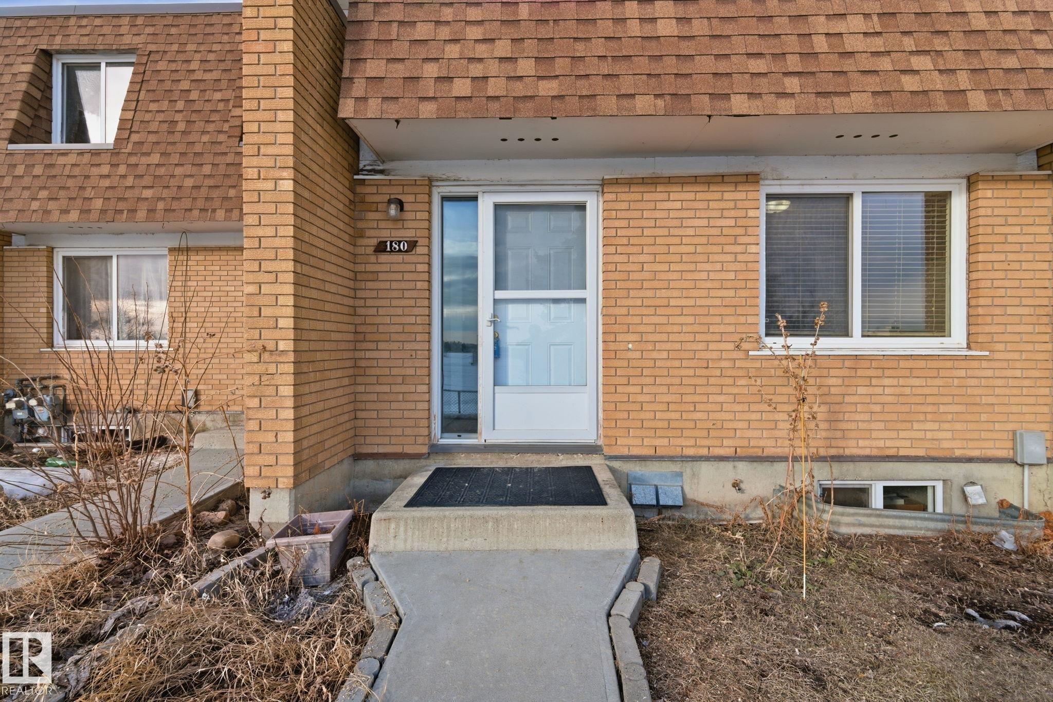 180 LONDONDERRY Square, E4473751, Alberta,