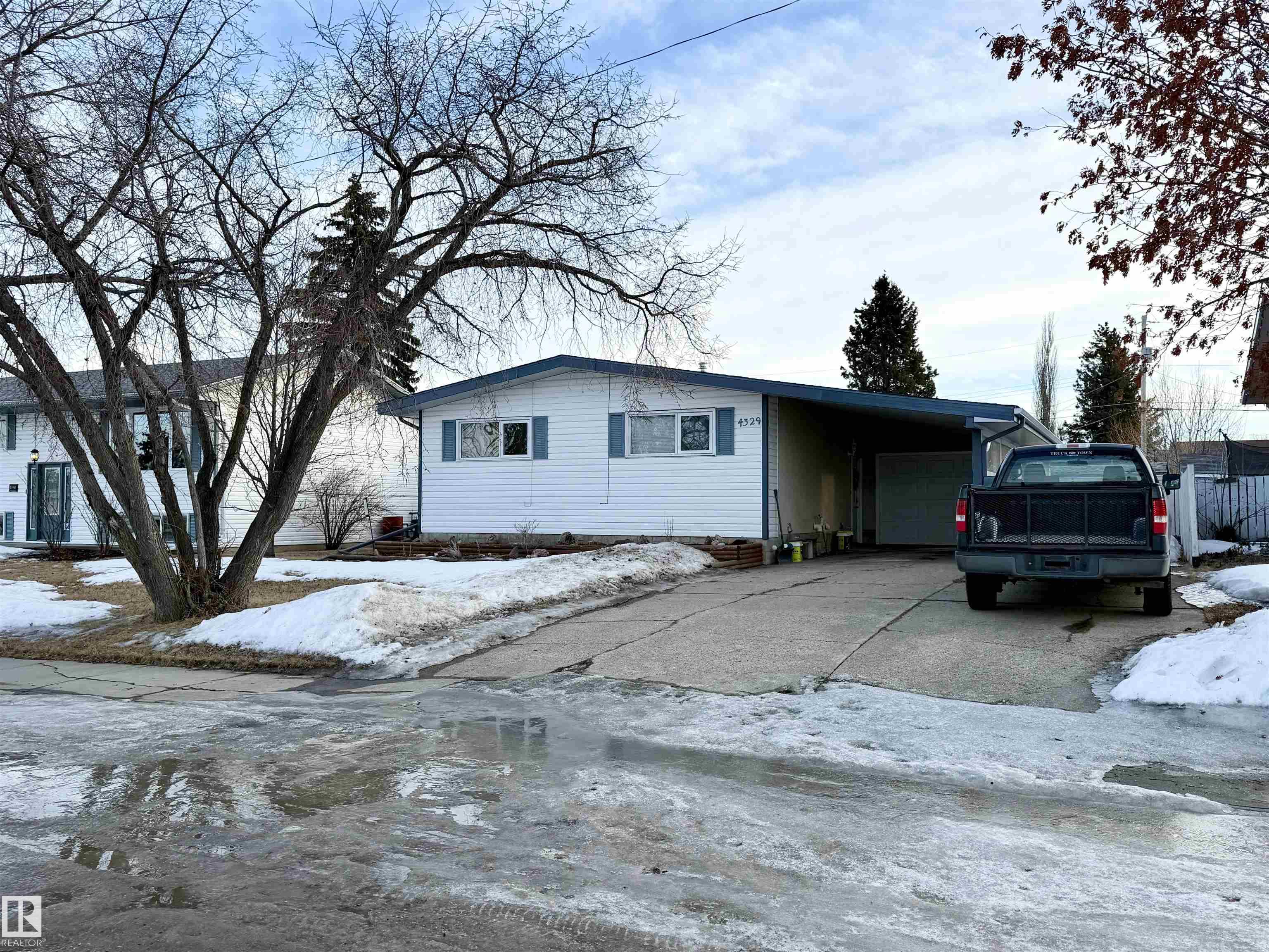 4329 45 Avenue, E4473840, Alberta,