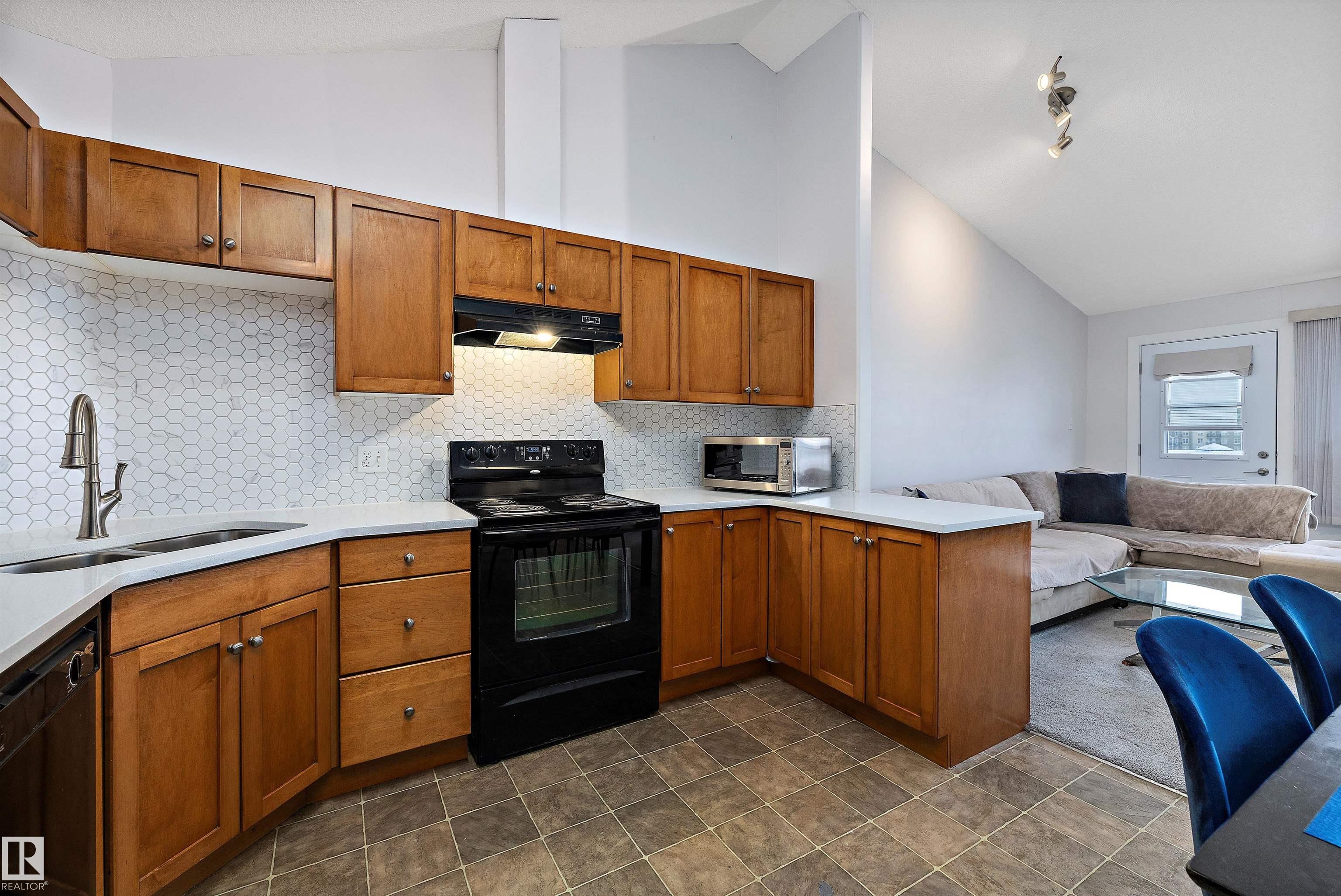 2407 320 CLAREVIEW STATION Drive, E4473973, Alberta,