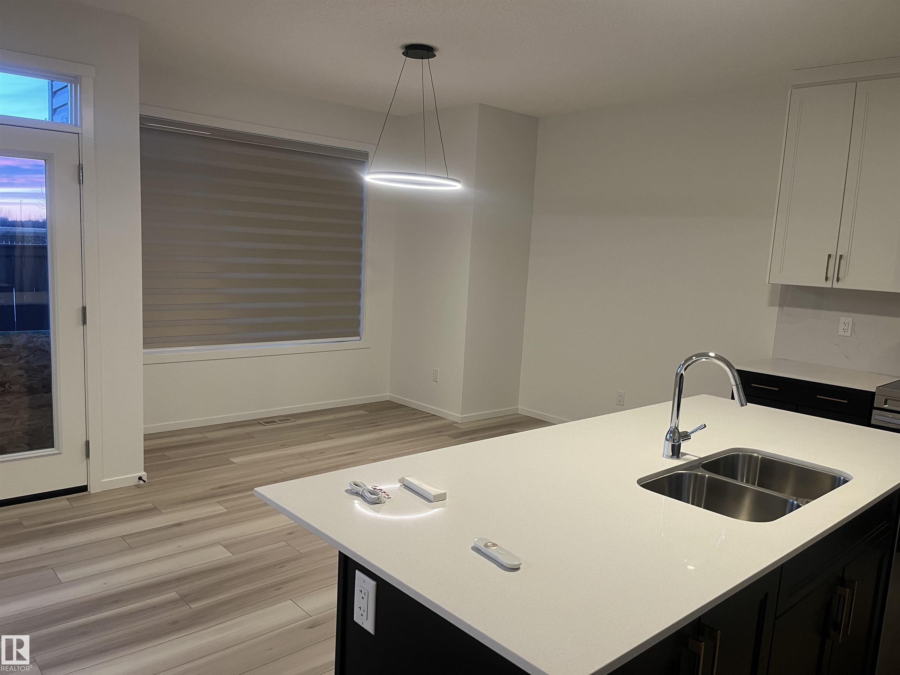 Fifth View of 1604 206 Street, Stillwater, Edmonton, Alberta, T6M 3E5