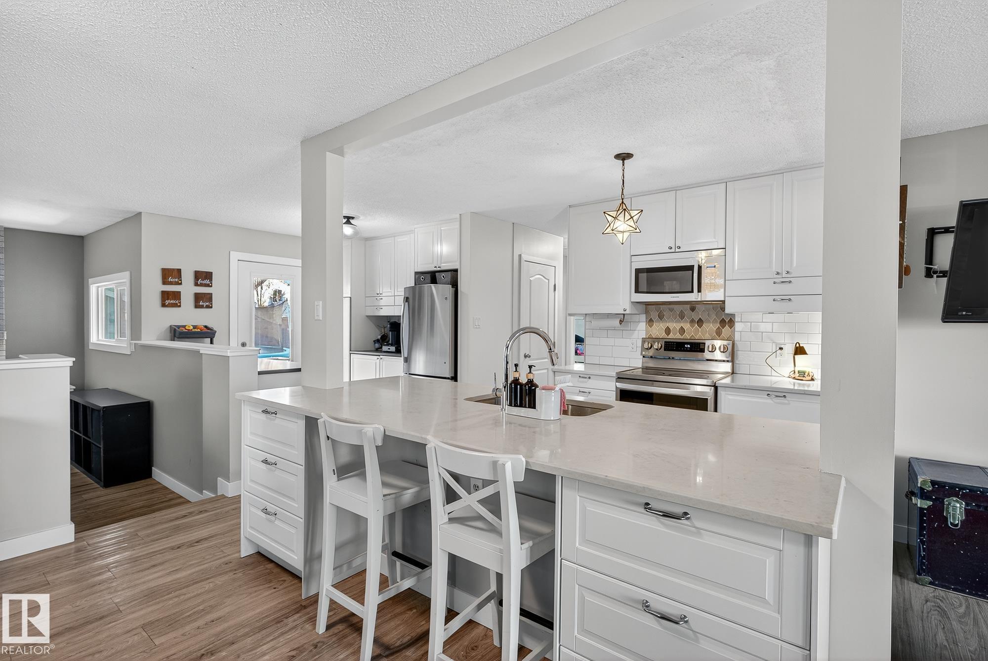 Main View of 26 WOODFIELD Drive, Woodbridge Farms, Sherwood Park, Alberta, T8A 4A3