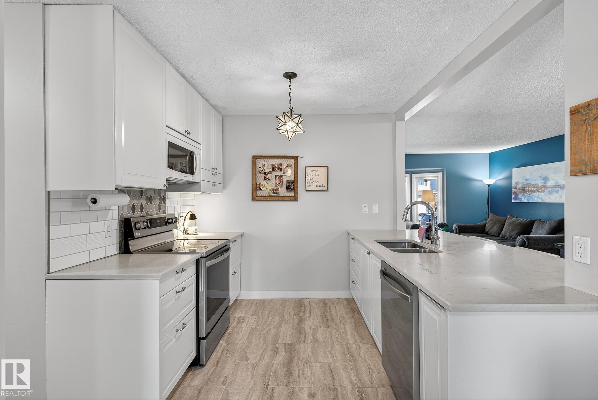 Second View of 26 WOODFIELD Drive, Woodbridge Farms, Sherwood Park, Alberta, T8A 4A3