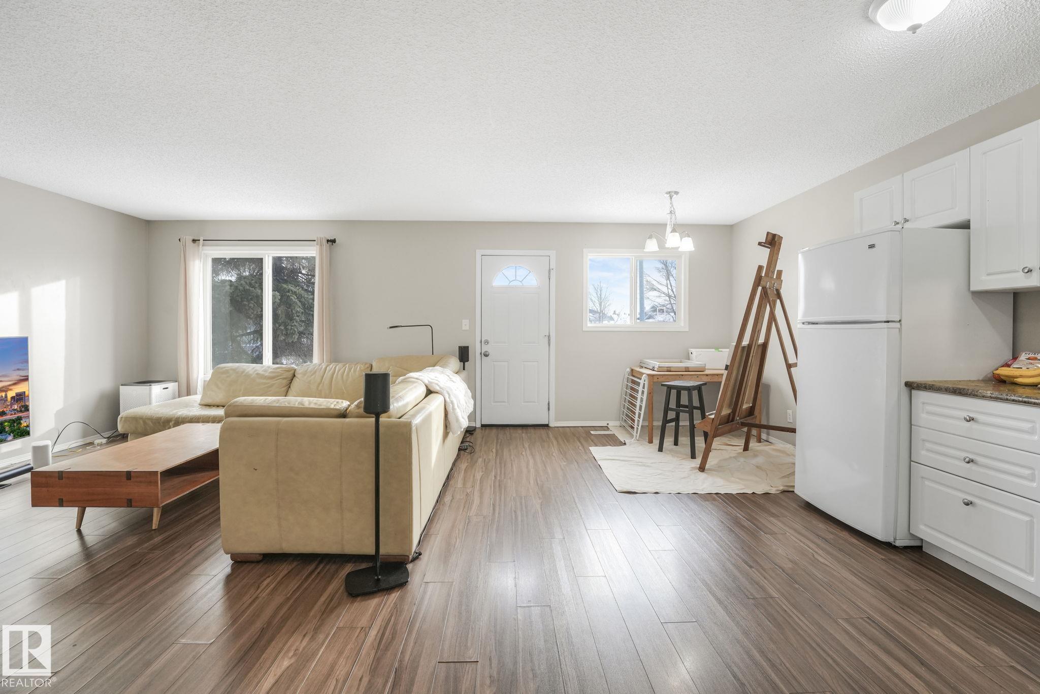 Fifth View of 15902 100 Avenue, Glenwood (Edmonton), Edmonton, Alberta, T5P 0L2