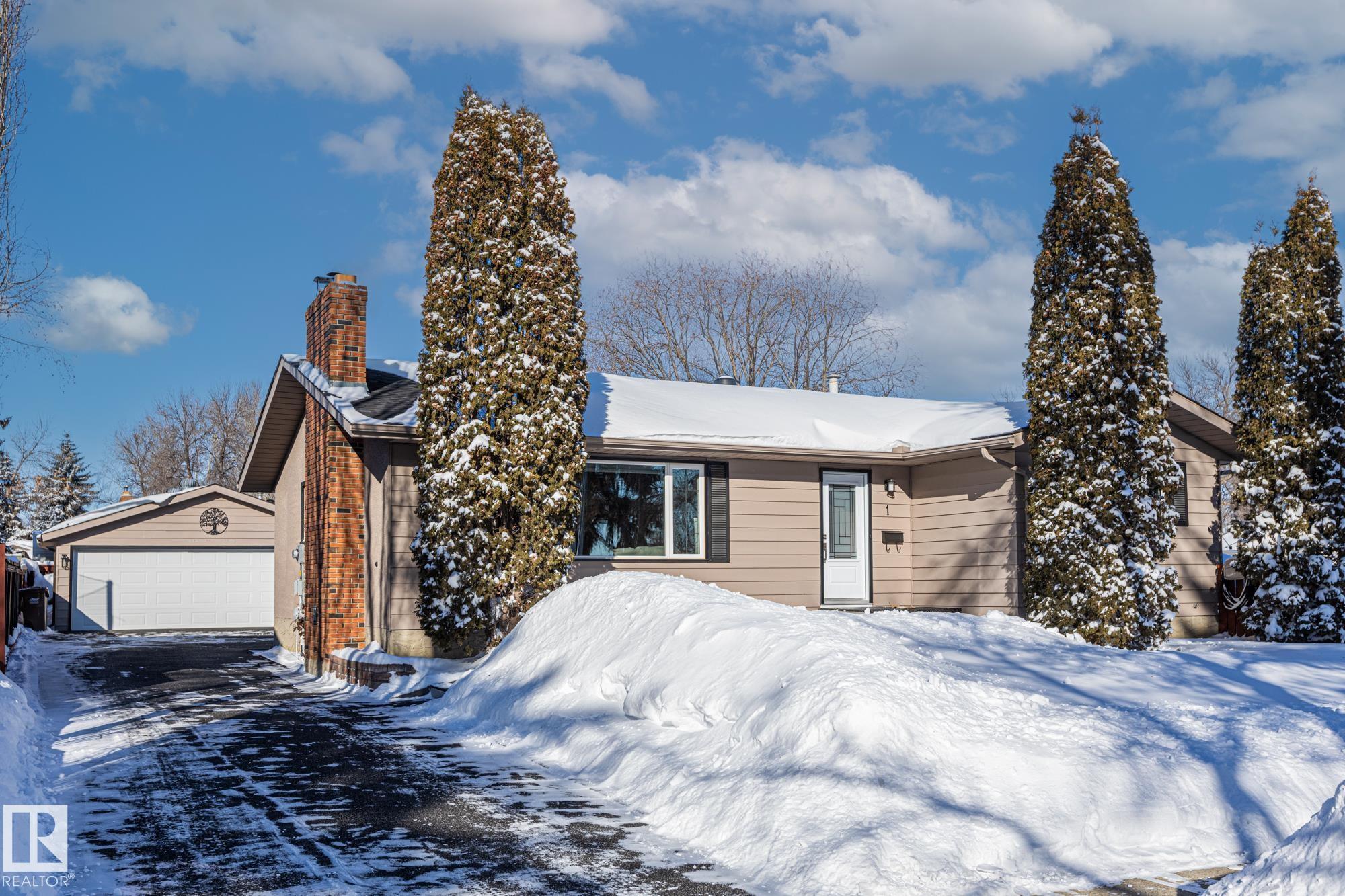 1 Larkspur Crescent, E4474278, Alberta,