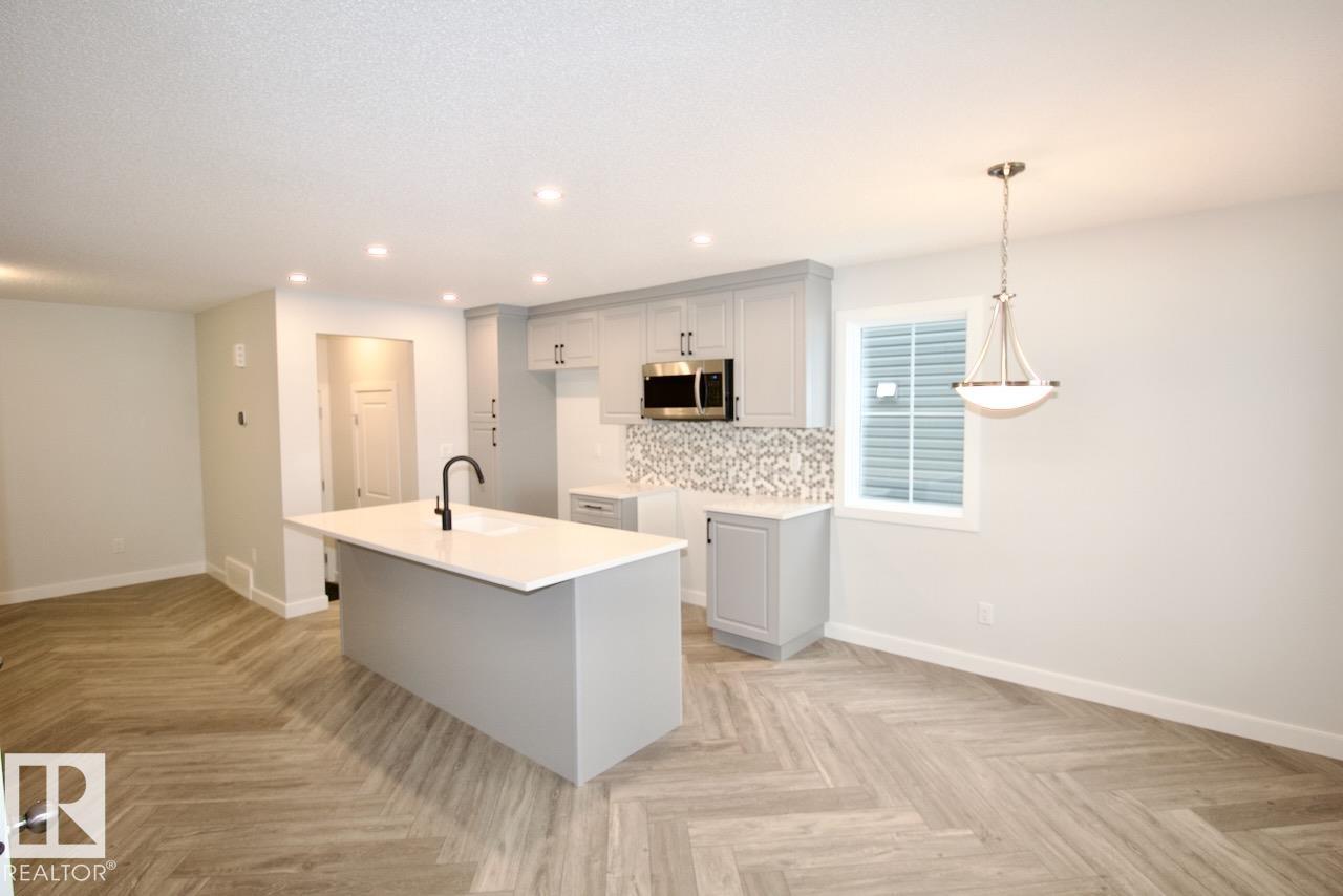 Third View of 1041 HELEN LAVENDER Lane, Hearthstone (Strathcona), Sherwood Park, Alberta, T8H 3A4