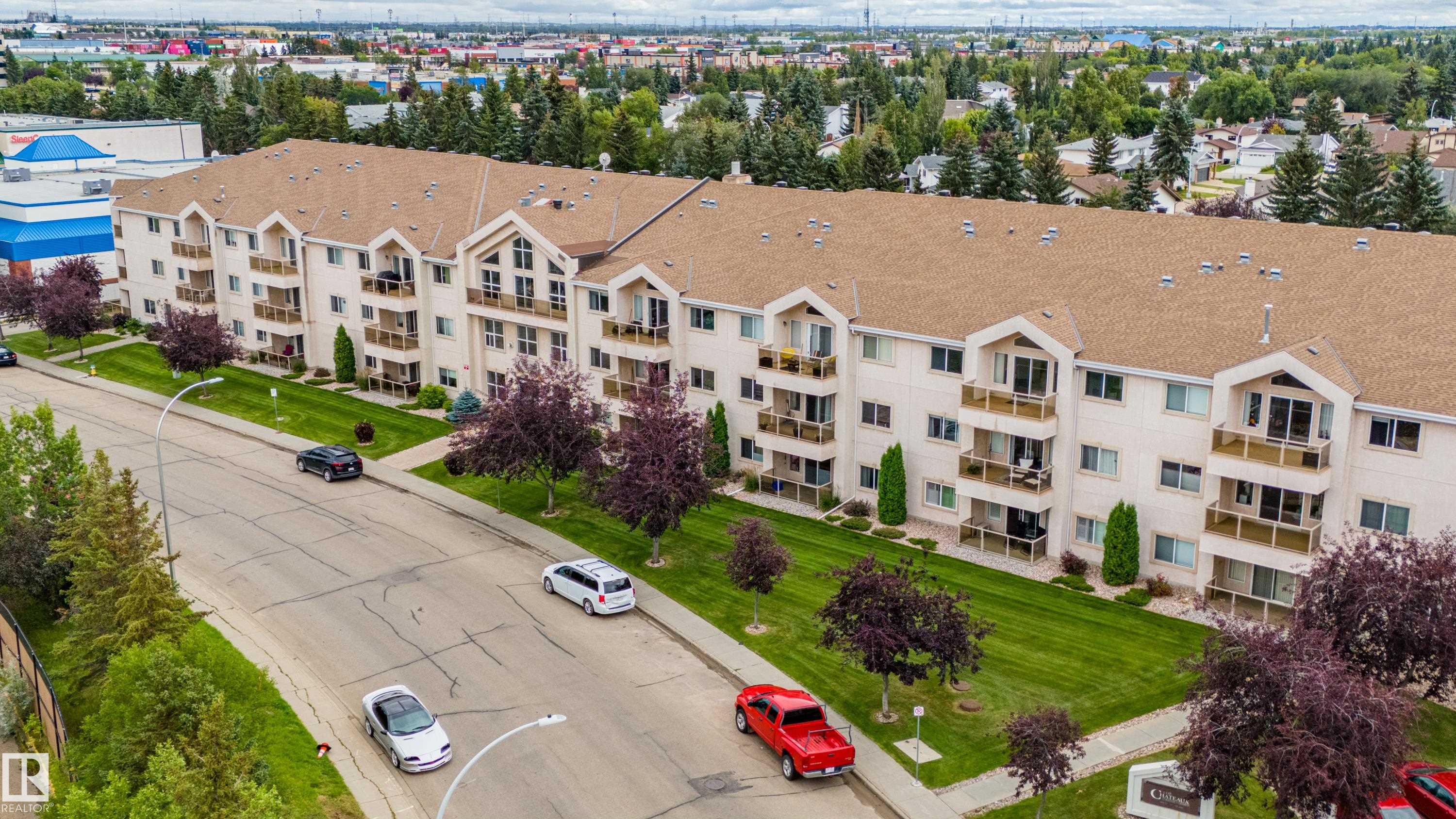 Third View of 208 10421 42 Avenue, Rideau Park (Edmonton), Edmonton, Alberta, T6J 7C8