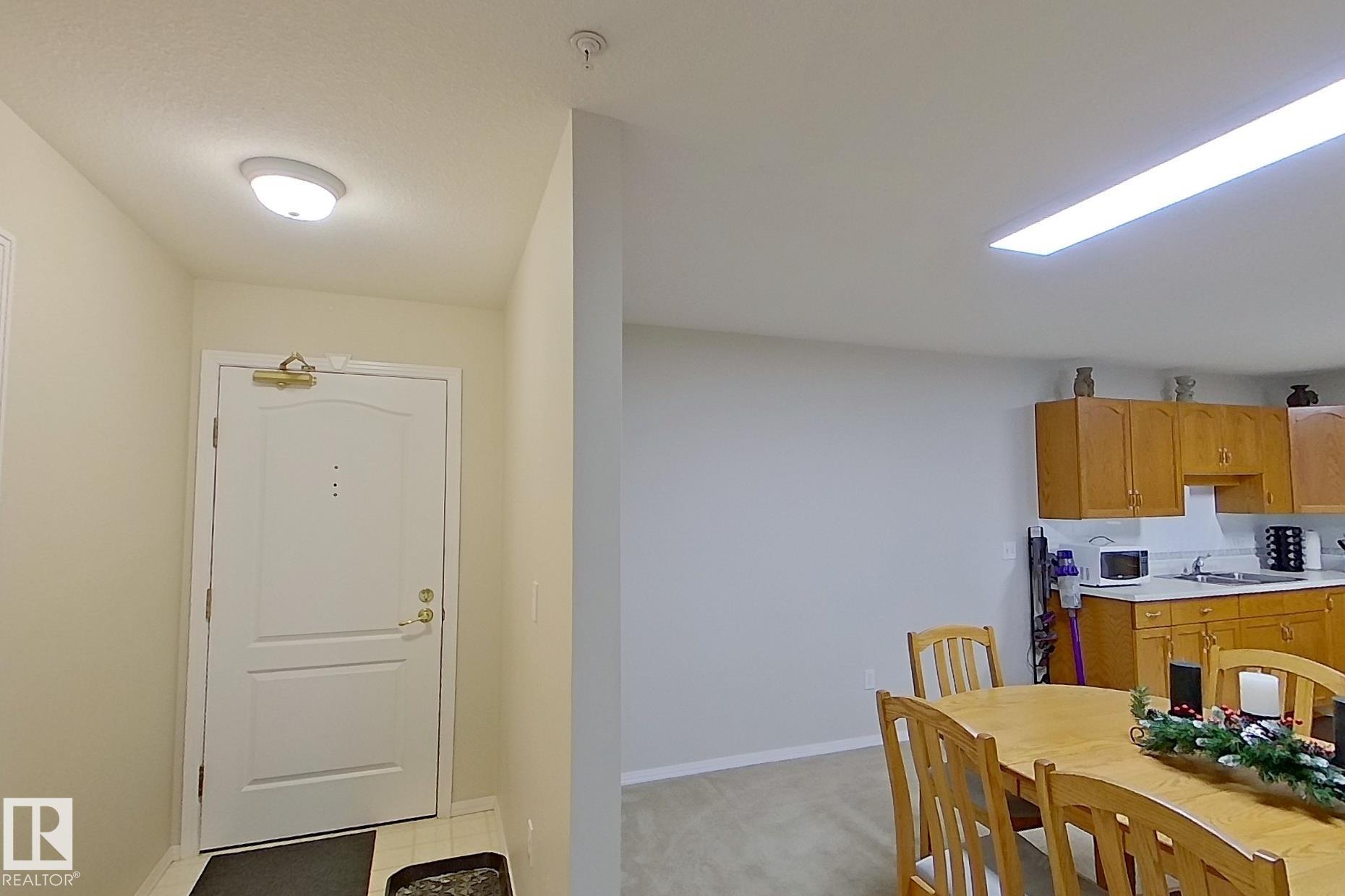 Fifth View of 208 10421 42 Avenue, Rideau Park (Edmonton), Edmonton, Alberta, T6J 7C8