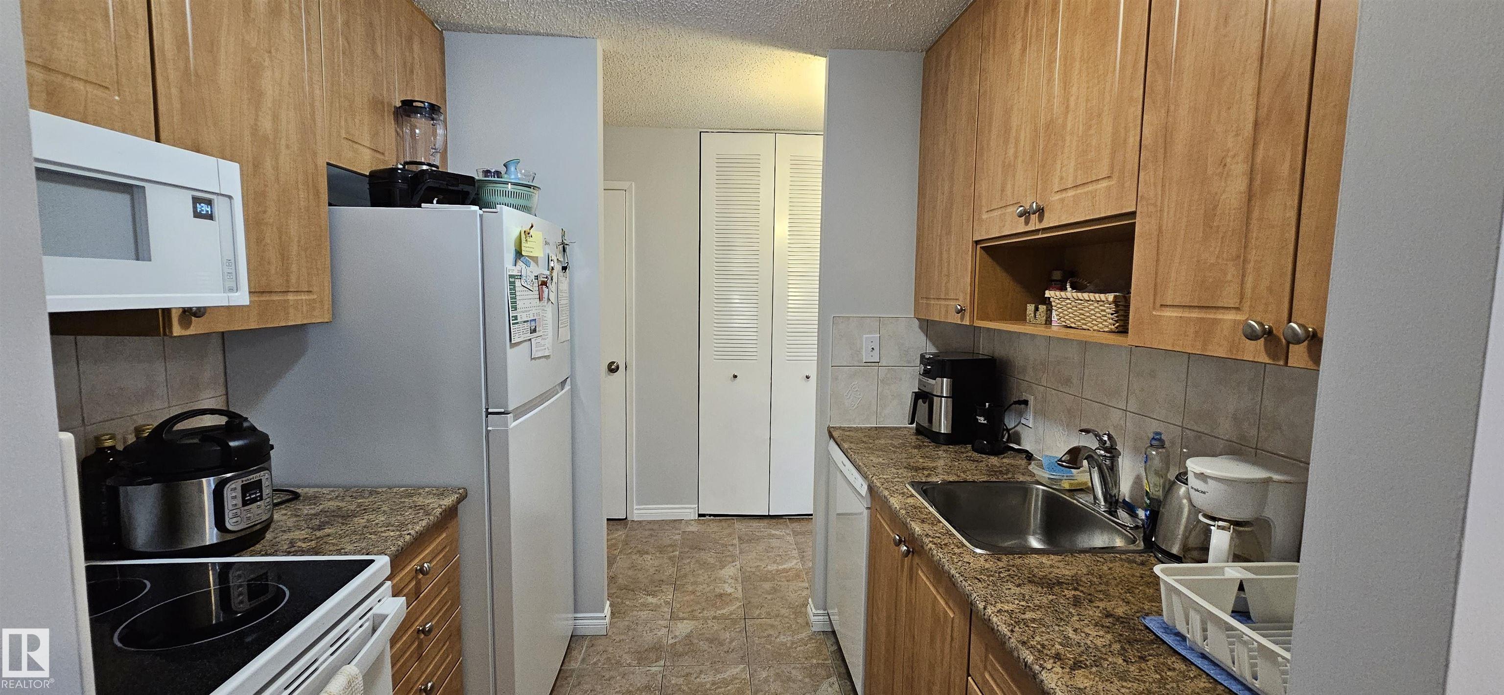 Third View of 906 11307 99 Avenue, Wîhkwêntôwin, Edmonton, Alberta, T5K 0H2