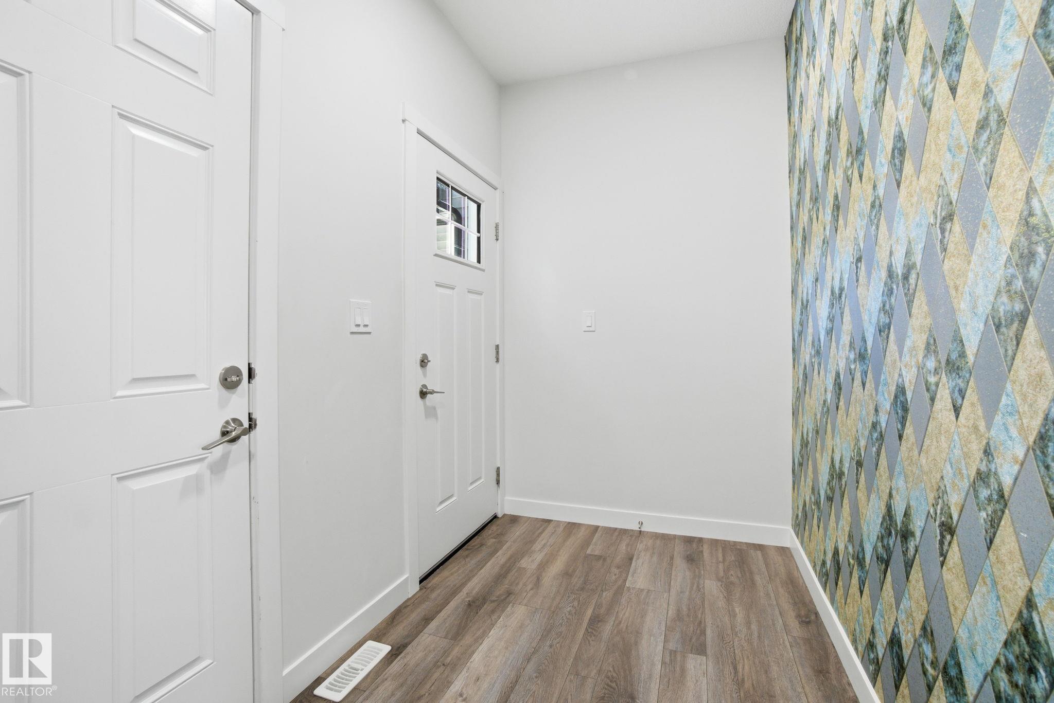 Fifth View of 19732 28 Avenue, The Uplands, Edmonton, Alberta, T6M 1M1