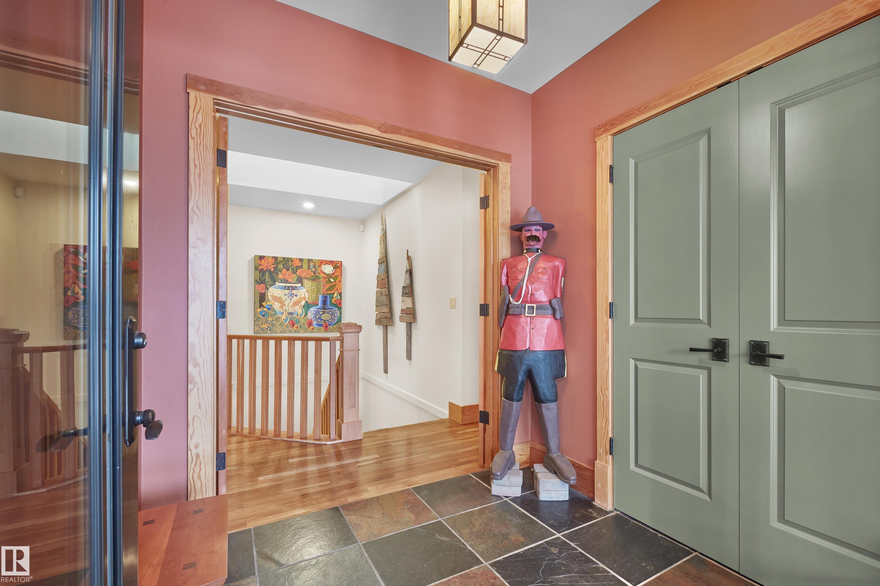 Fifth View of 9135 117 Street, Windsor Park (Edmonton), Edmonton, Alberta, T6G 1S1