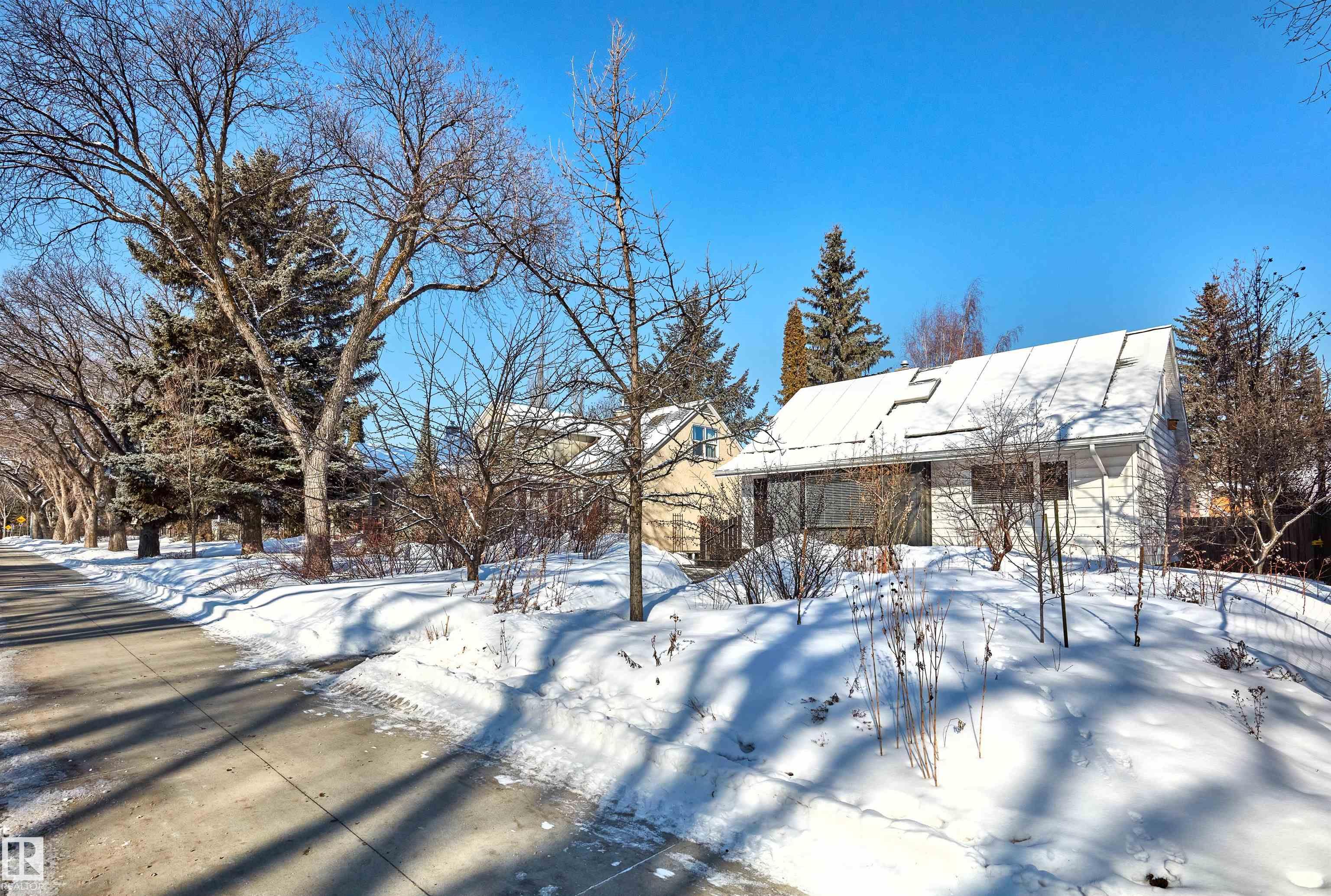 Second View of 11622 76 Avenue, Belgravia, Edmonton, Alberta, T6G 0K8