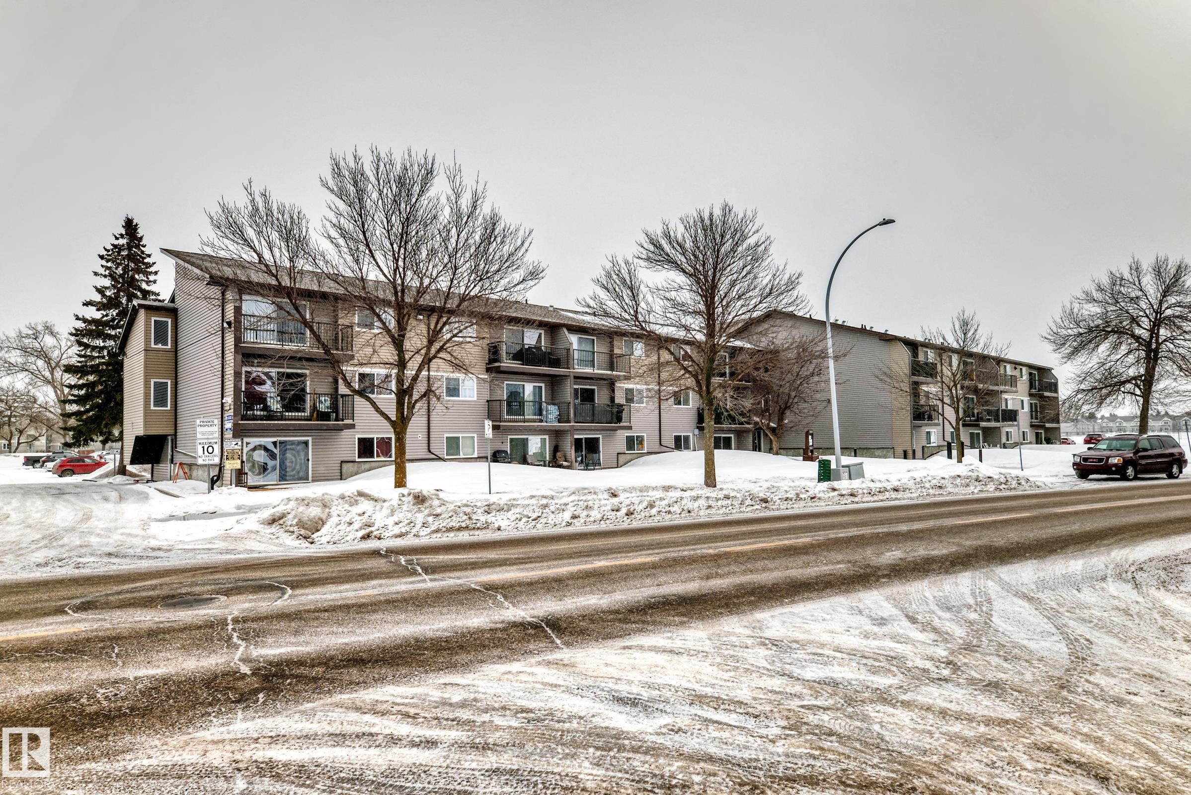Third View of 121 15105 121 Street, Caernarvon, Edmonton, Alberta, T5X 2G3