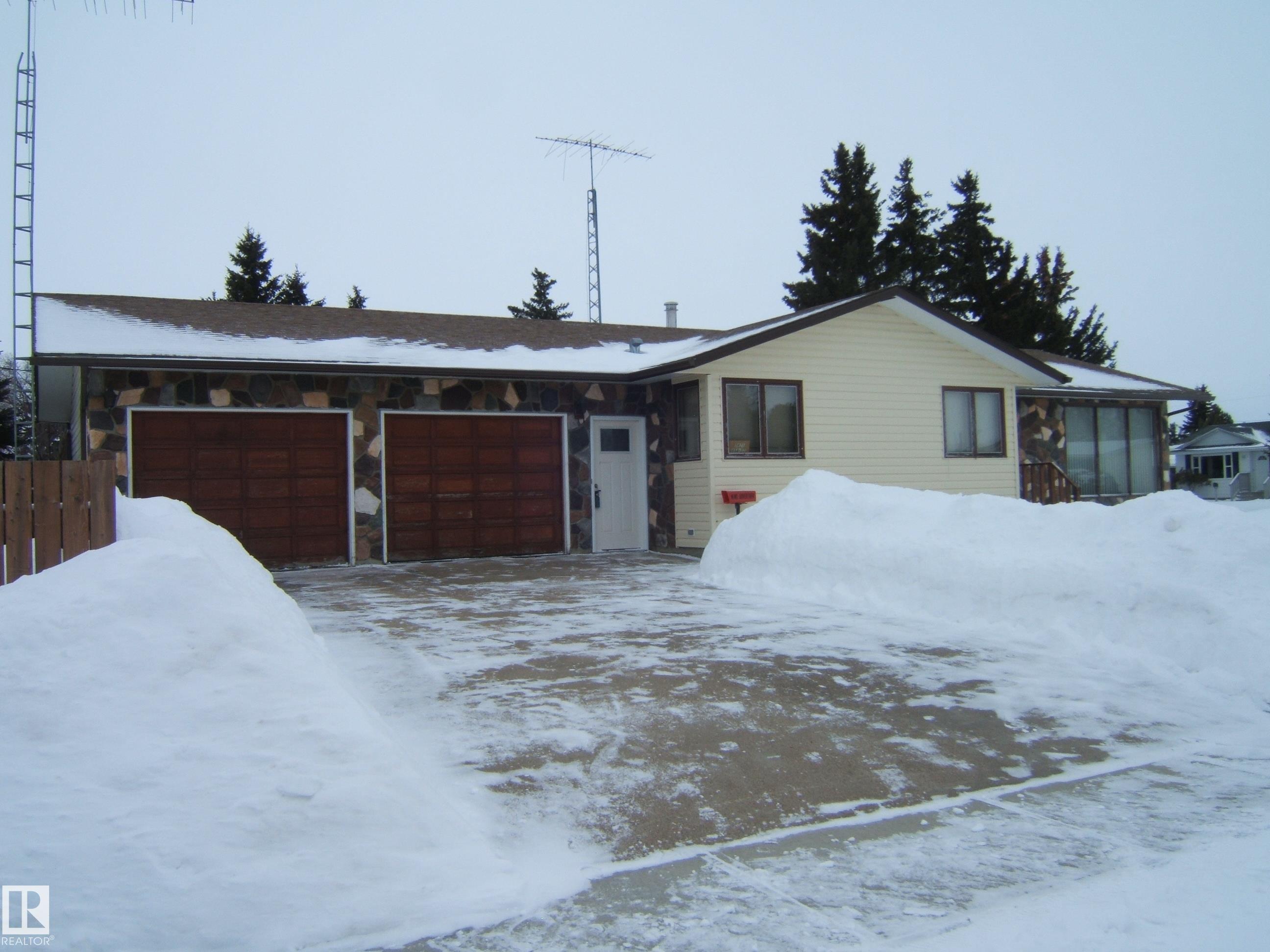 5821 48A Street, E4475743, Alberta,