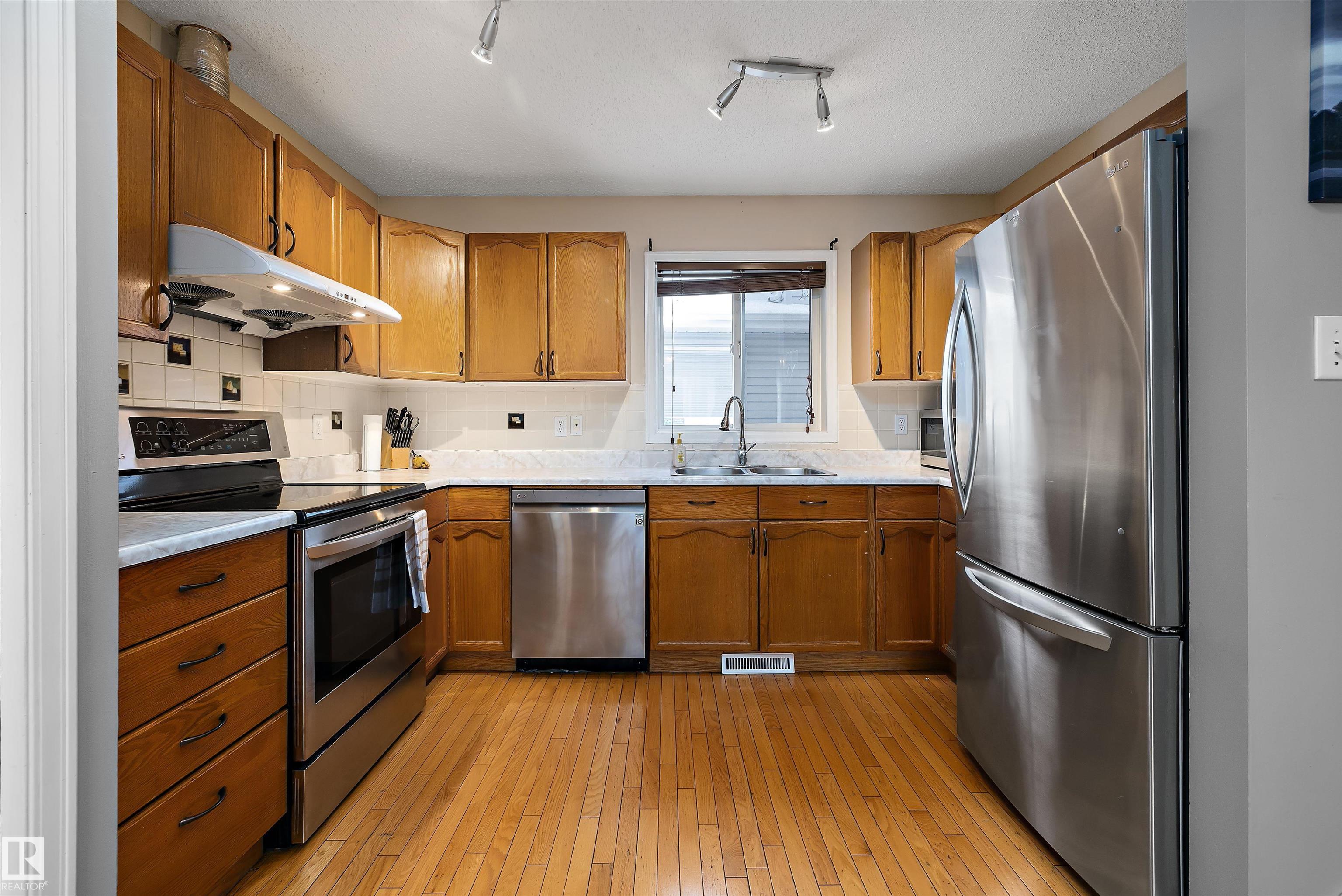 Third View of 8007 160 Avenue, Mayliewan, Edmonton, Alberta, T5Z 3A2