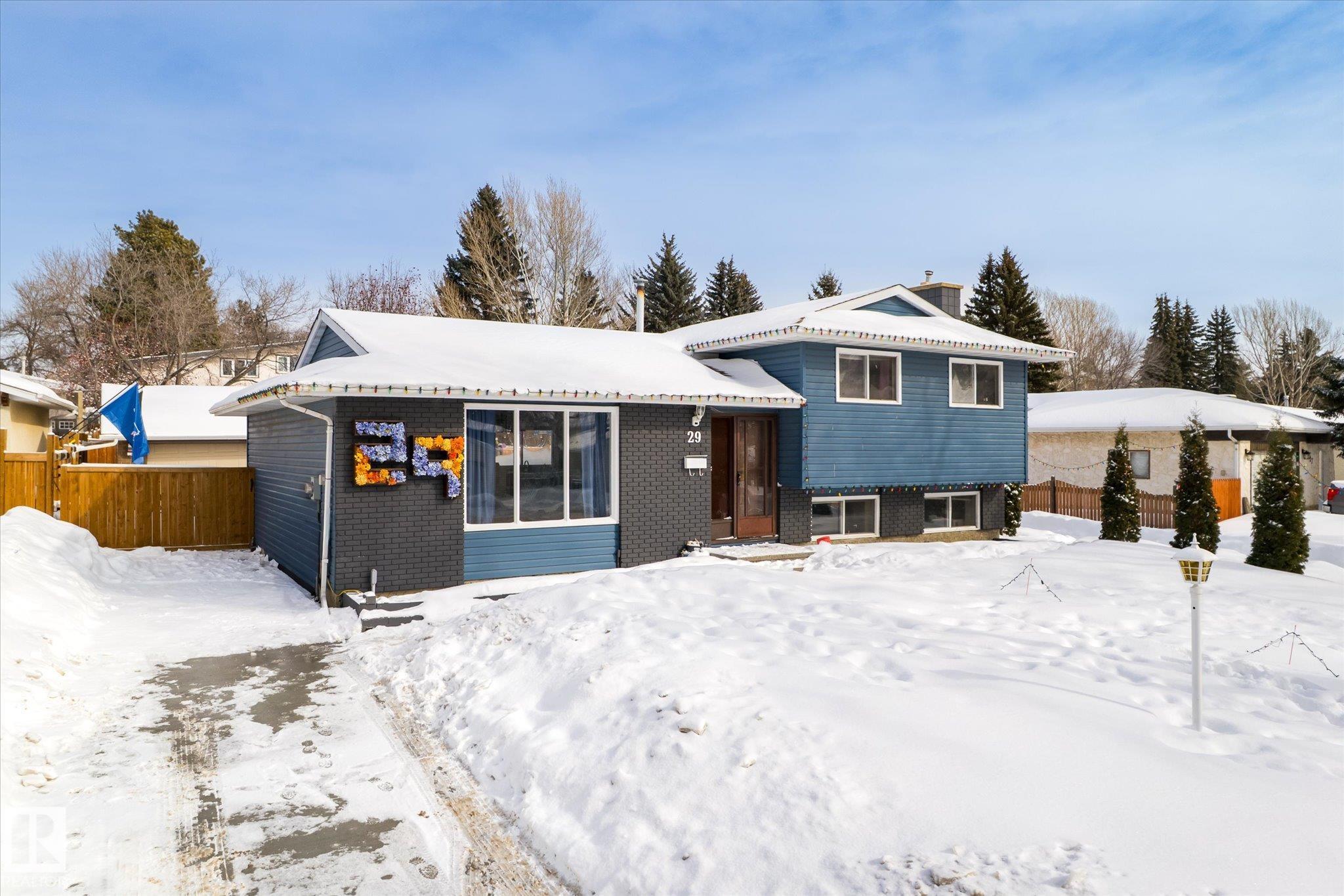 Second View of 29 LAYDON Drive, Lacombe Park, St. Albert, Alberta, T8N 2N5