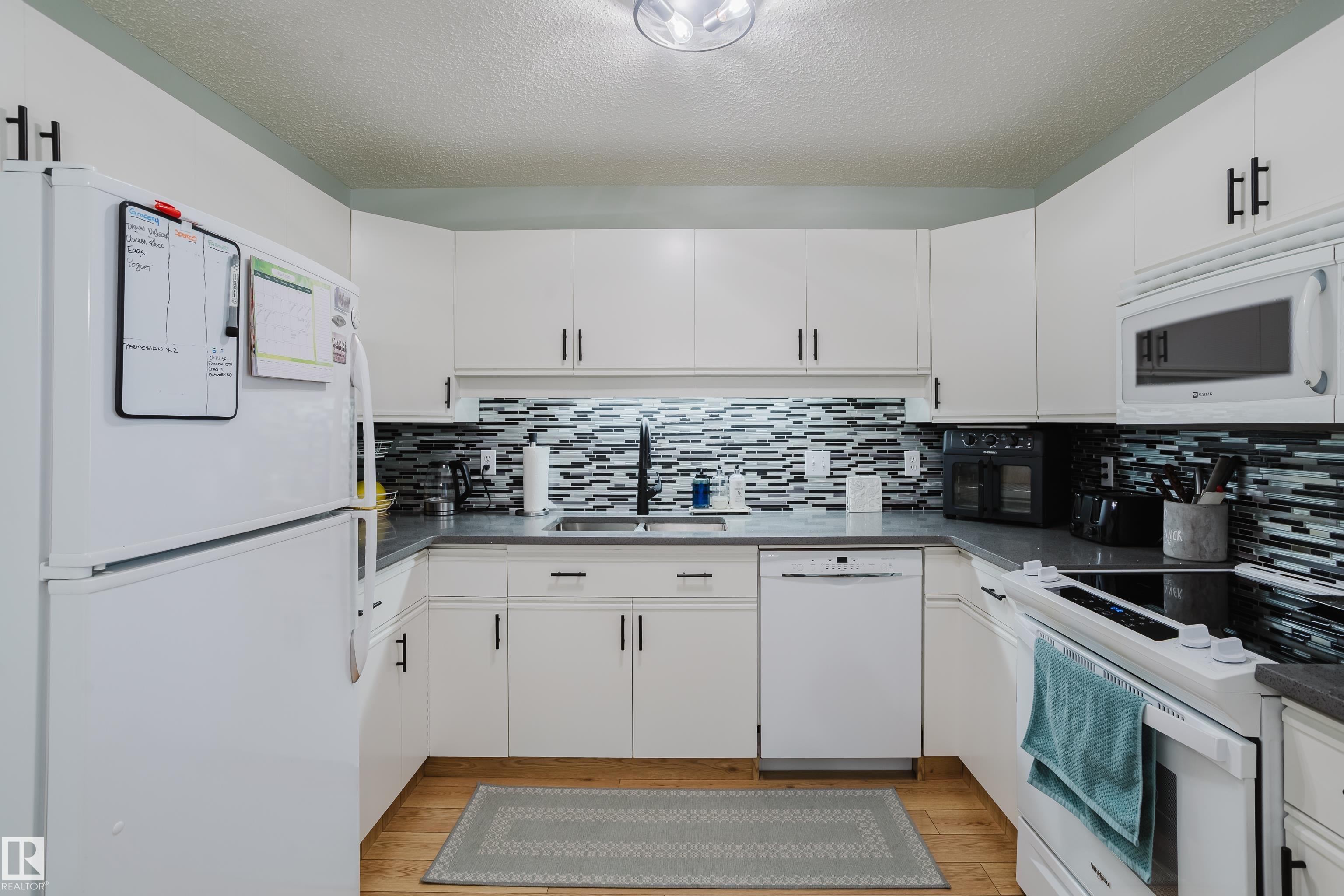 Fourth View of 310 8907 106A Avenue, Boyle Street, Edmonton, Alberta, T5H 3Y7