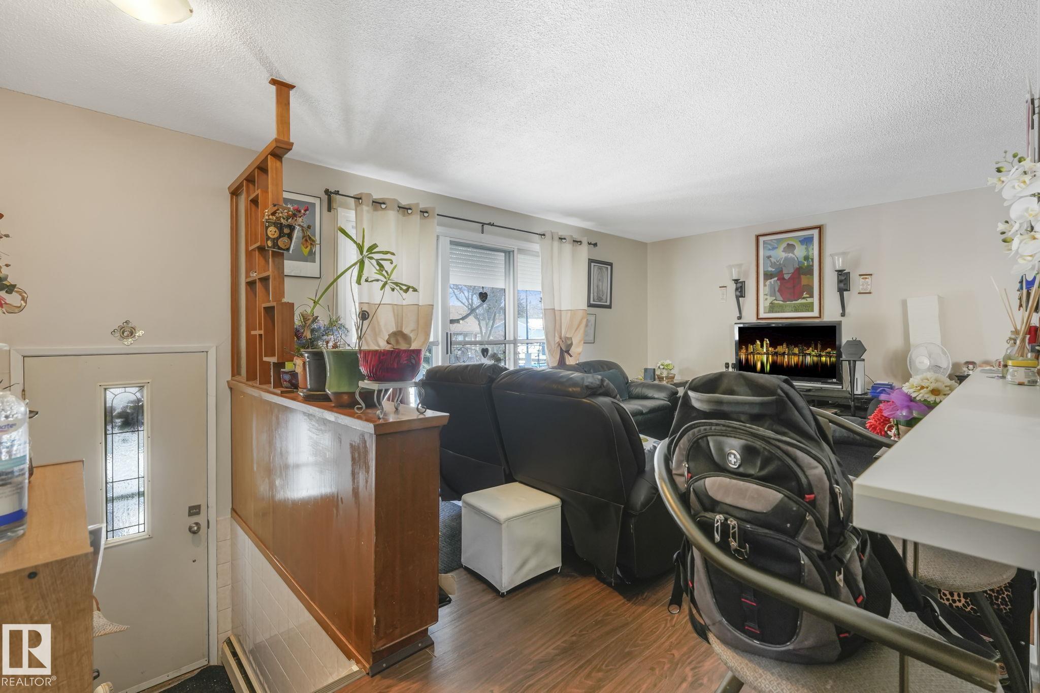 Second View of 10418-20 147 Street NW, Grovenor, Edmonton, Alberta, T5N 3C5