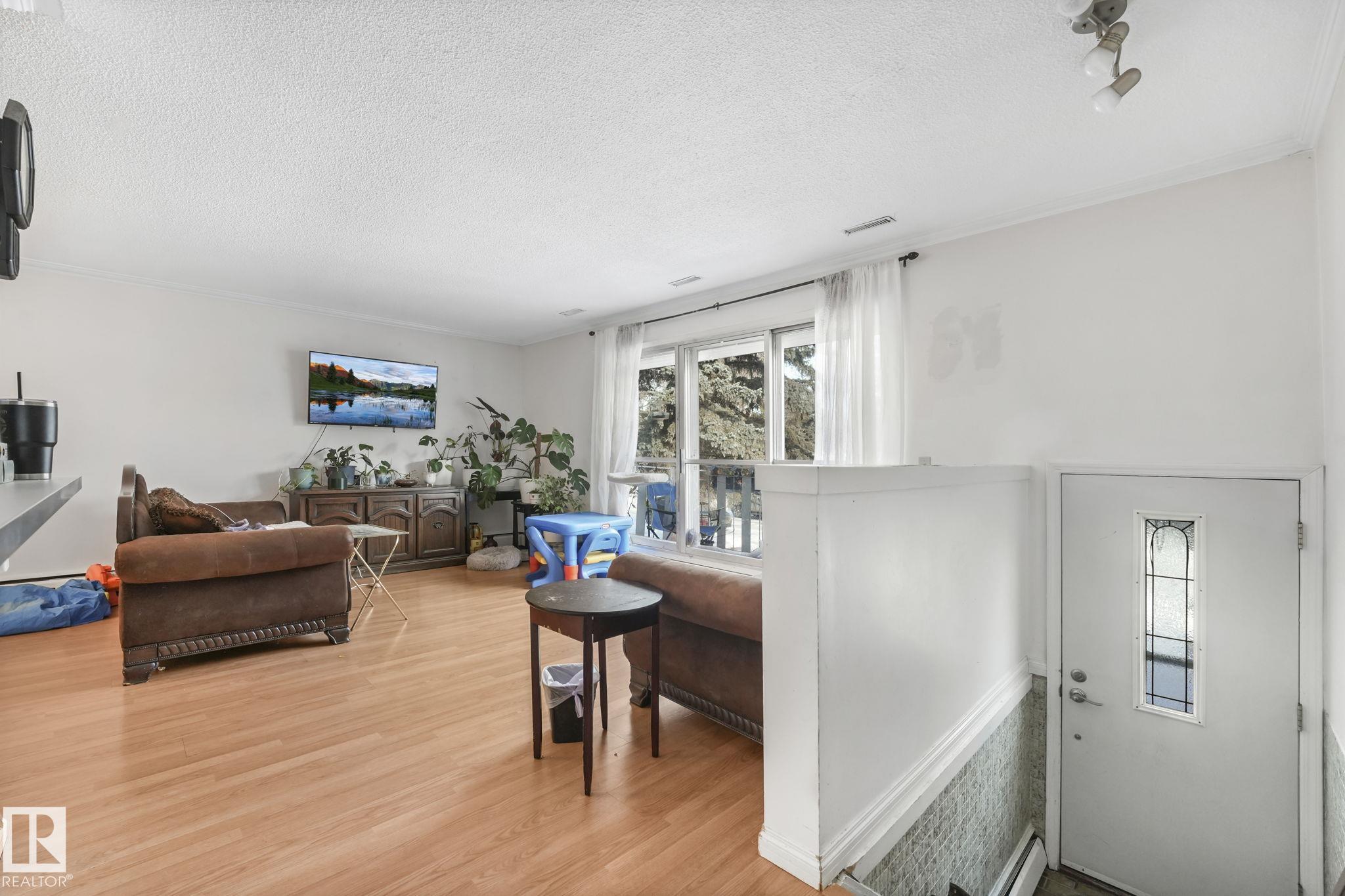 Third View of 10418-20 147 Street NW, Grovenor, Edmonton, Alberta, T5N 3C5