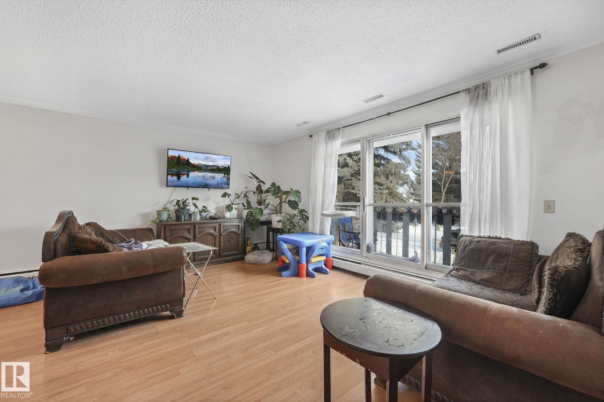 Fifth View of 10418-20 147 Street NW, Grovenor, Edmonton, Alberta, T5N 3C5