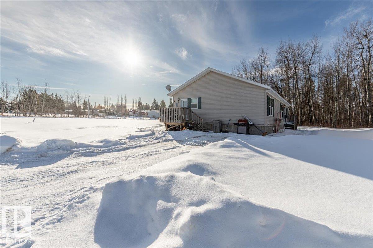 4 Woodbend Crescent, E4476464, Alberta,