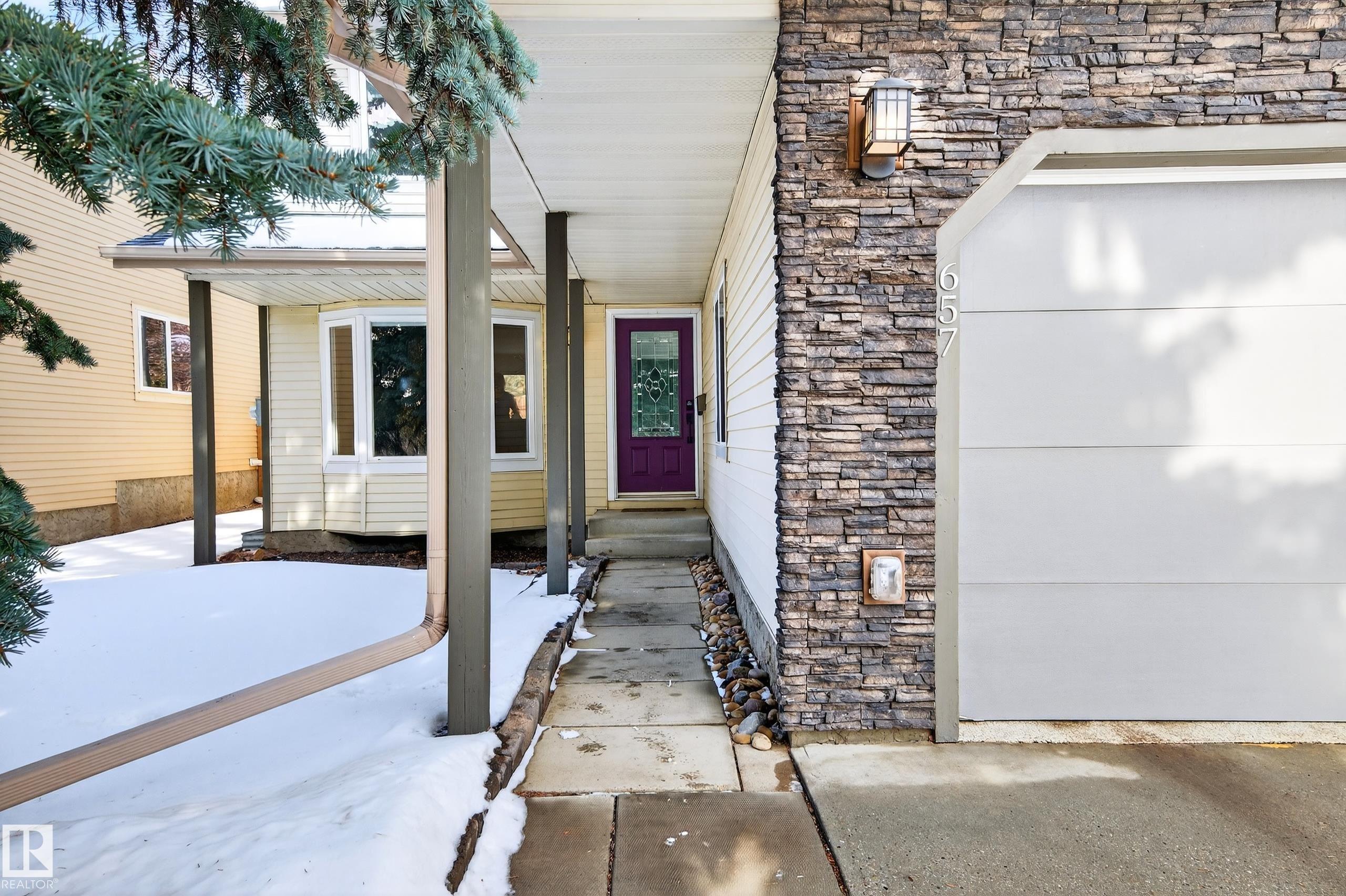 Third View of 657 VILLAGE Drive, Village on the Lake, Sherwood Park, Alberta, T8A 4K7