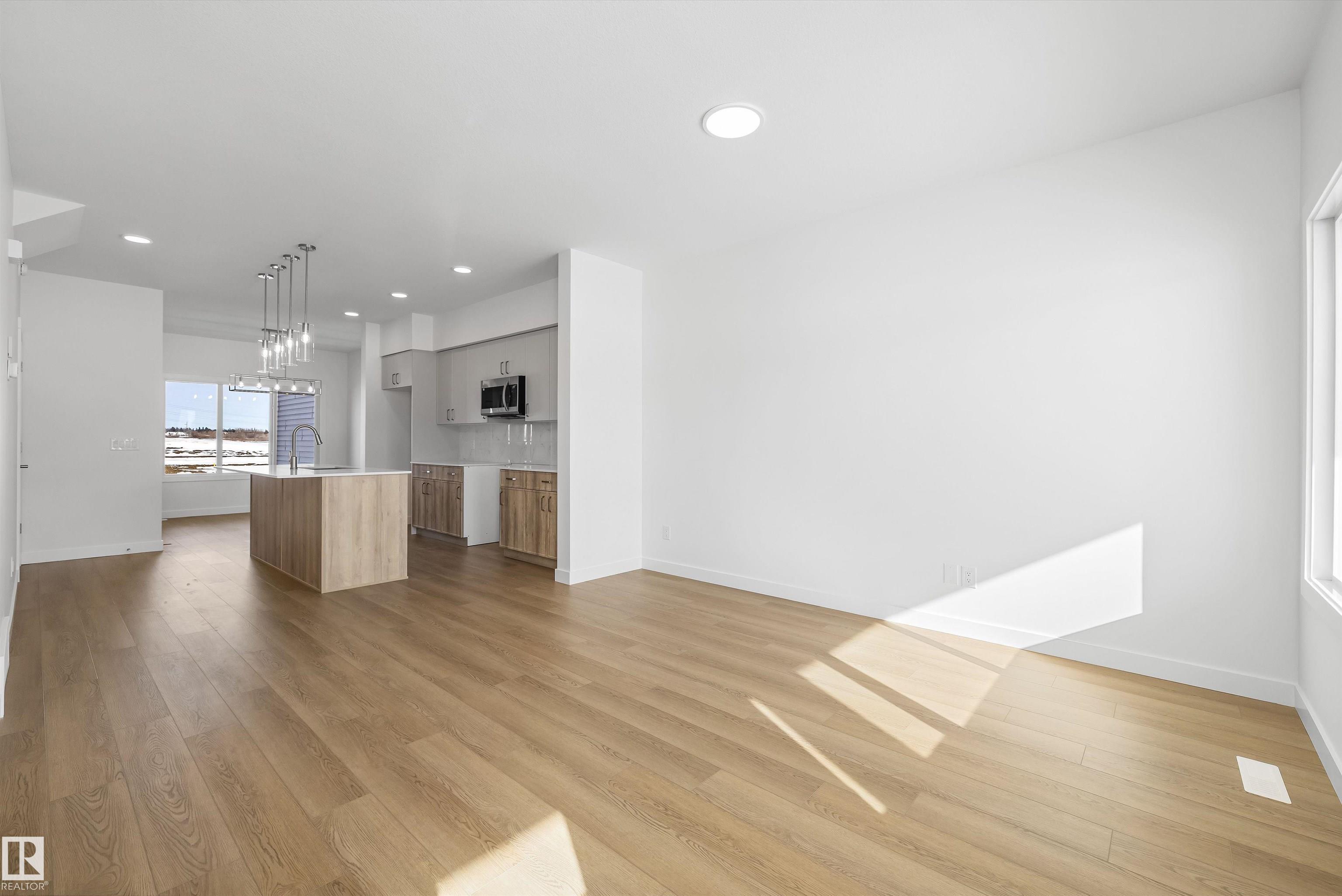 Third View of 604 176 Avenue, Marquis, Edmonton, Alberta, T5Y 4J9