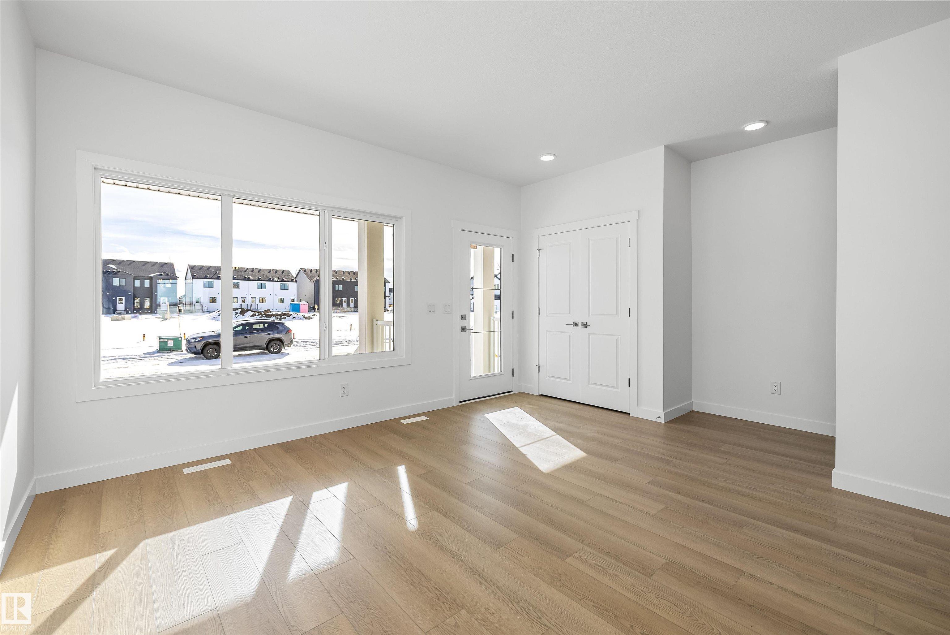 Fifth View of 604 176 Avenue, Marquis, Edmonton, Alberta, T5Y 4J9