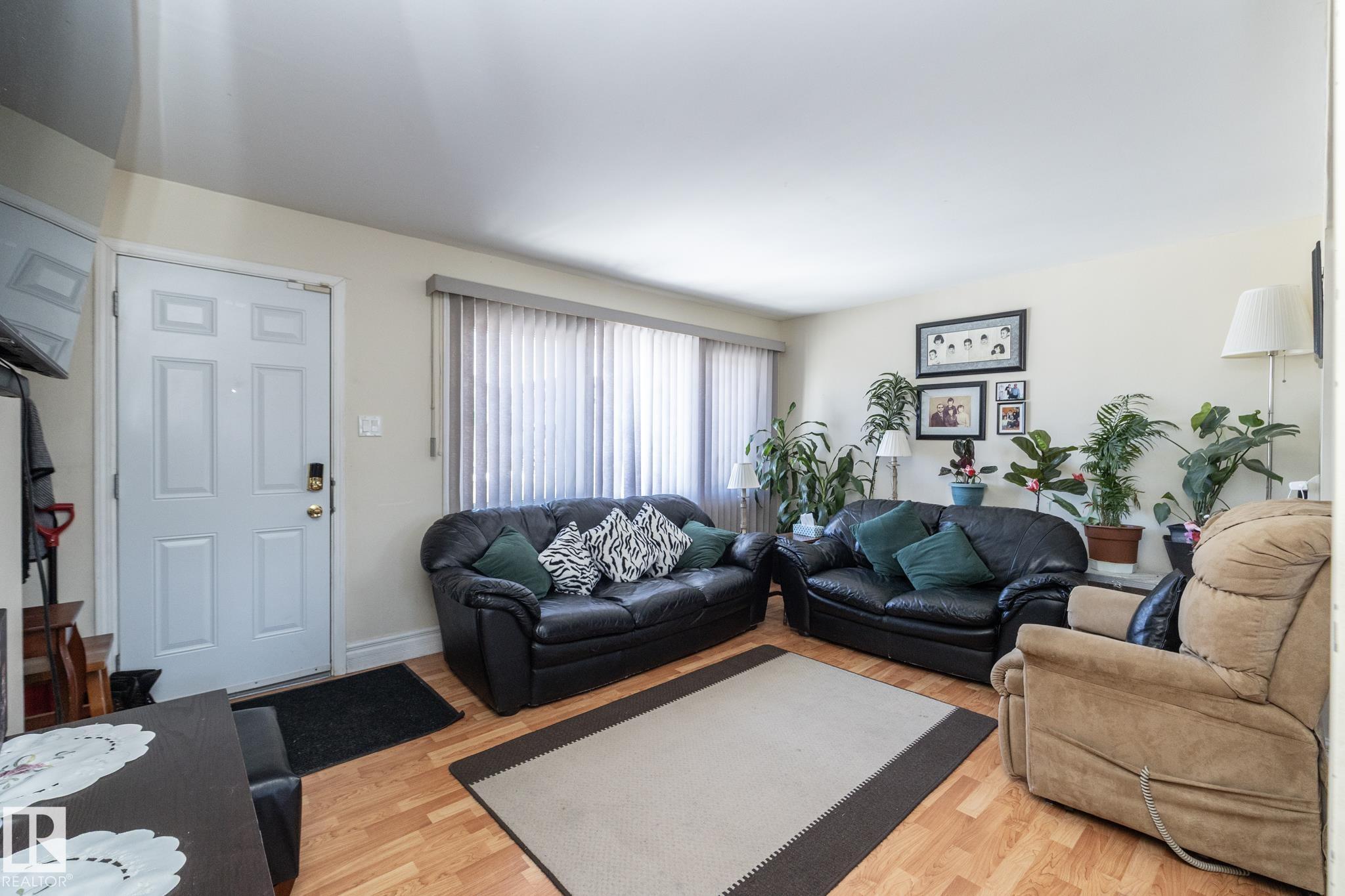 Second View of 9702 163 Street, Glenwood (Edmonton), Edmonton, Alberta, T5P 3M8