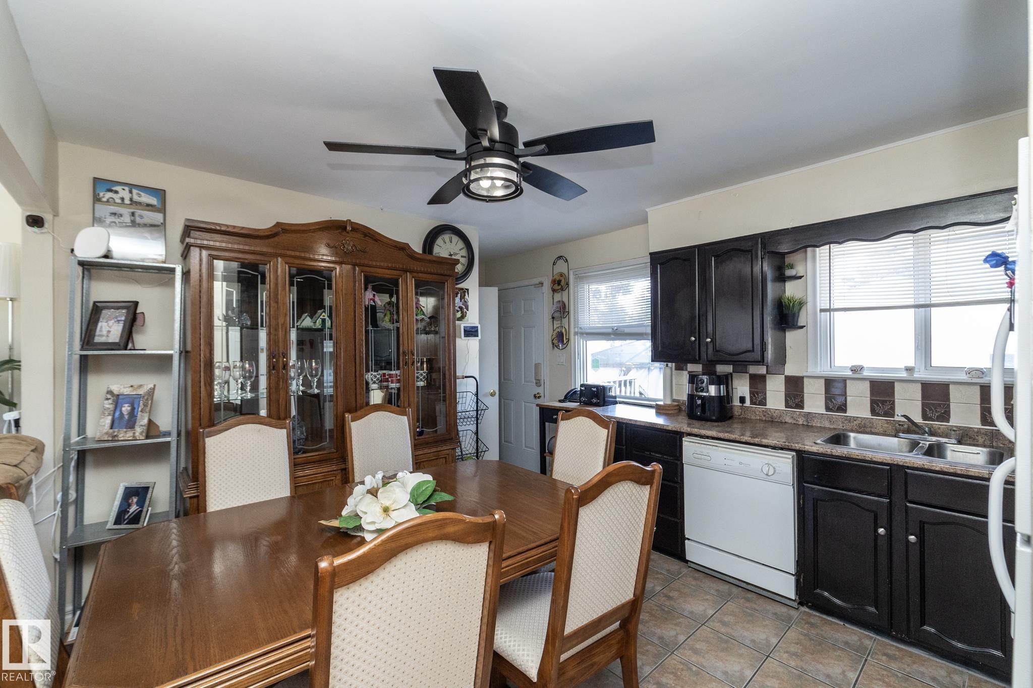 Fifth View of 9702 163 Street, Glenwood (Edmonton), Edmonton, Alberta, T5P 3M8